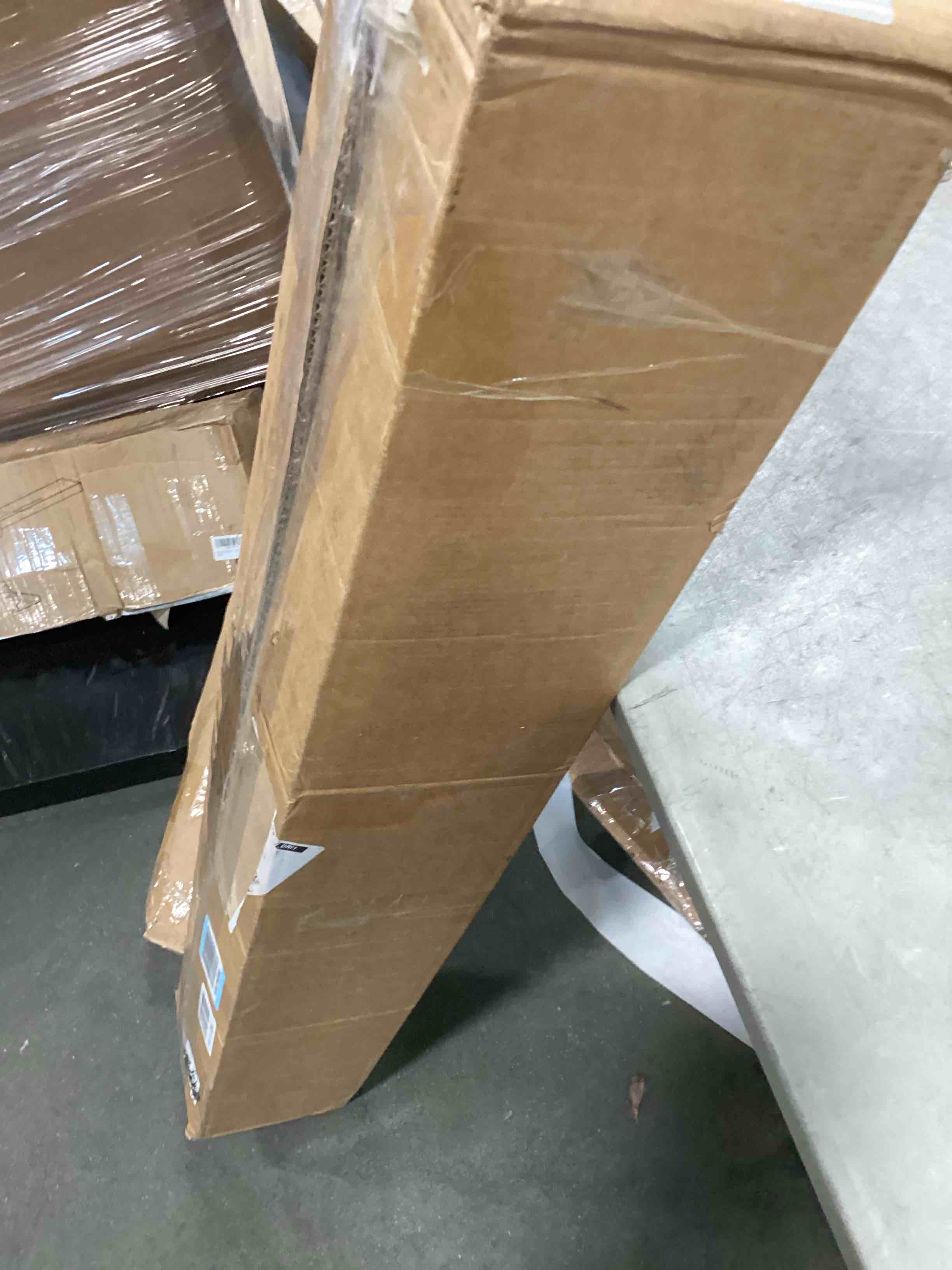 https://s3.amazonaws.com/lotting-images-prod/bidfta/BRN0040967_1723752798117.jpeg