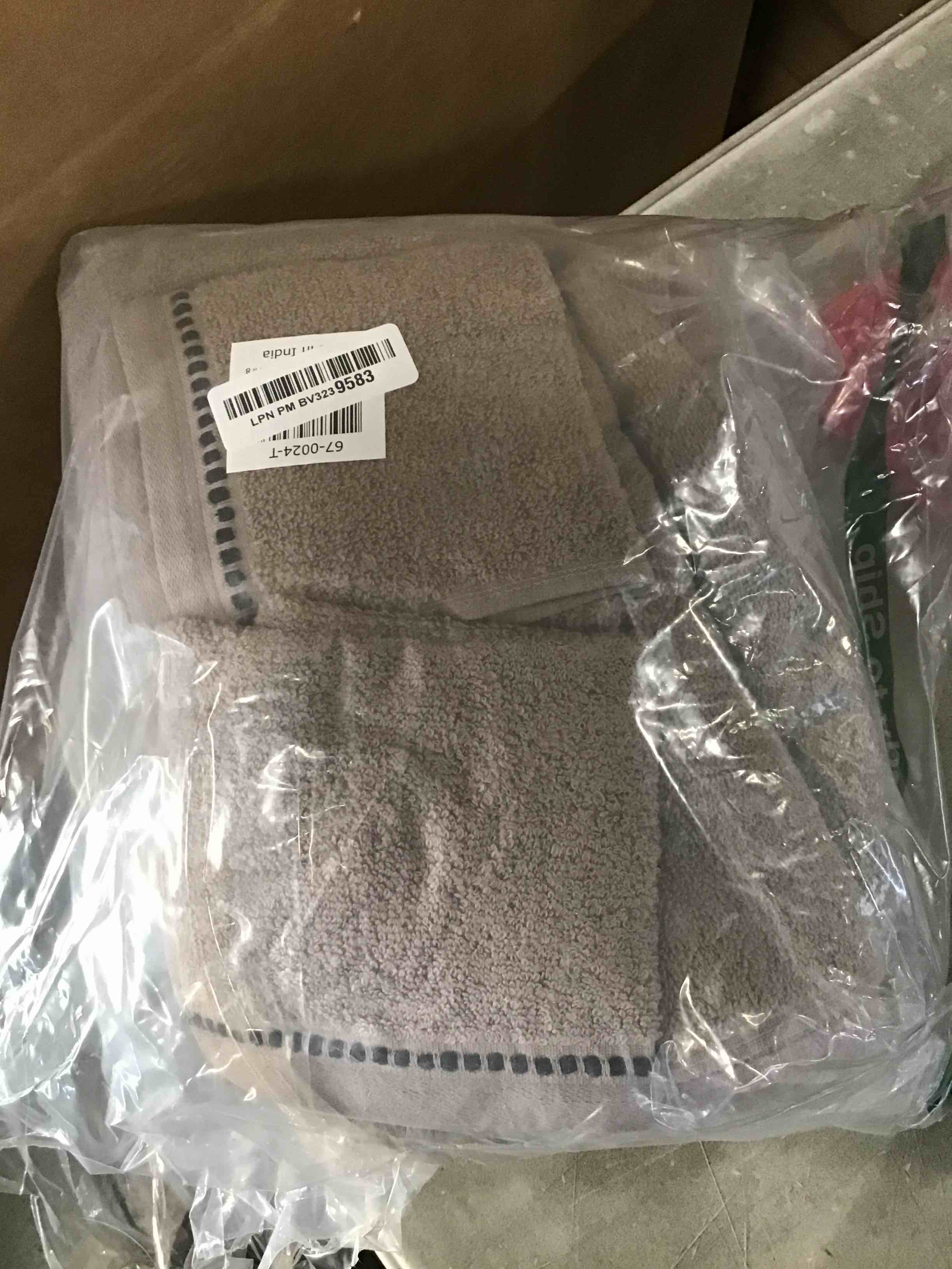 https://s3.amazonaws.com/lotting-images-prod/bidfta/BRN0047453_1723723442078.jpeg