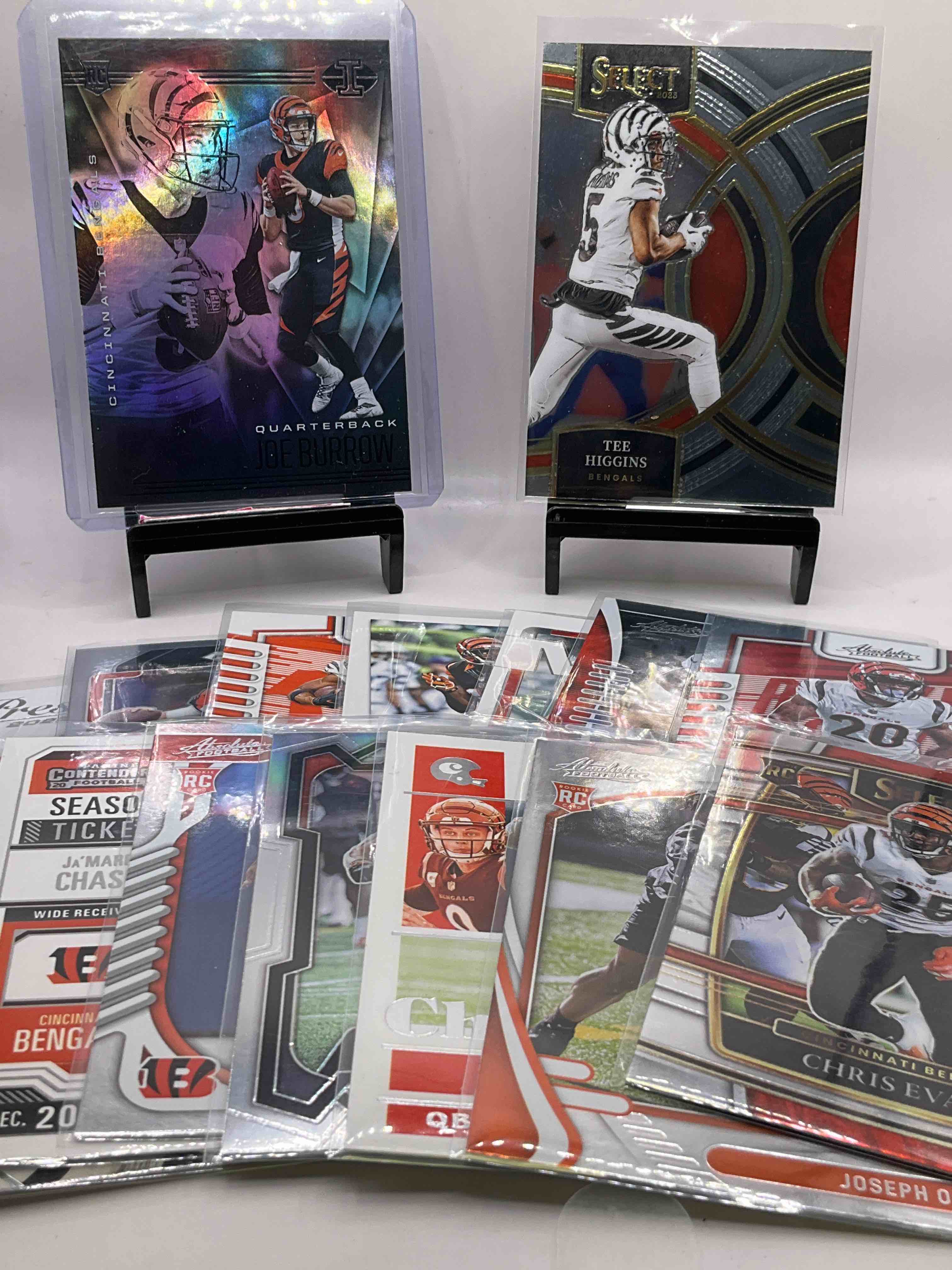 Joe Burrow Illusions Rookie Card & Tee Higgins Select Card! Mixed Modern Bengals Cards Variety! Chris Evans, Joe Burrow, Joe Mixon, Tee Higgins & More!