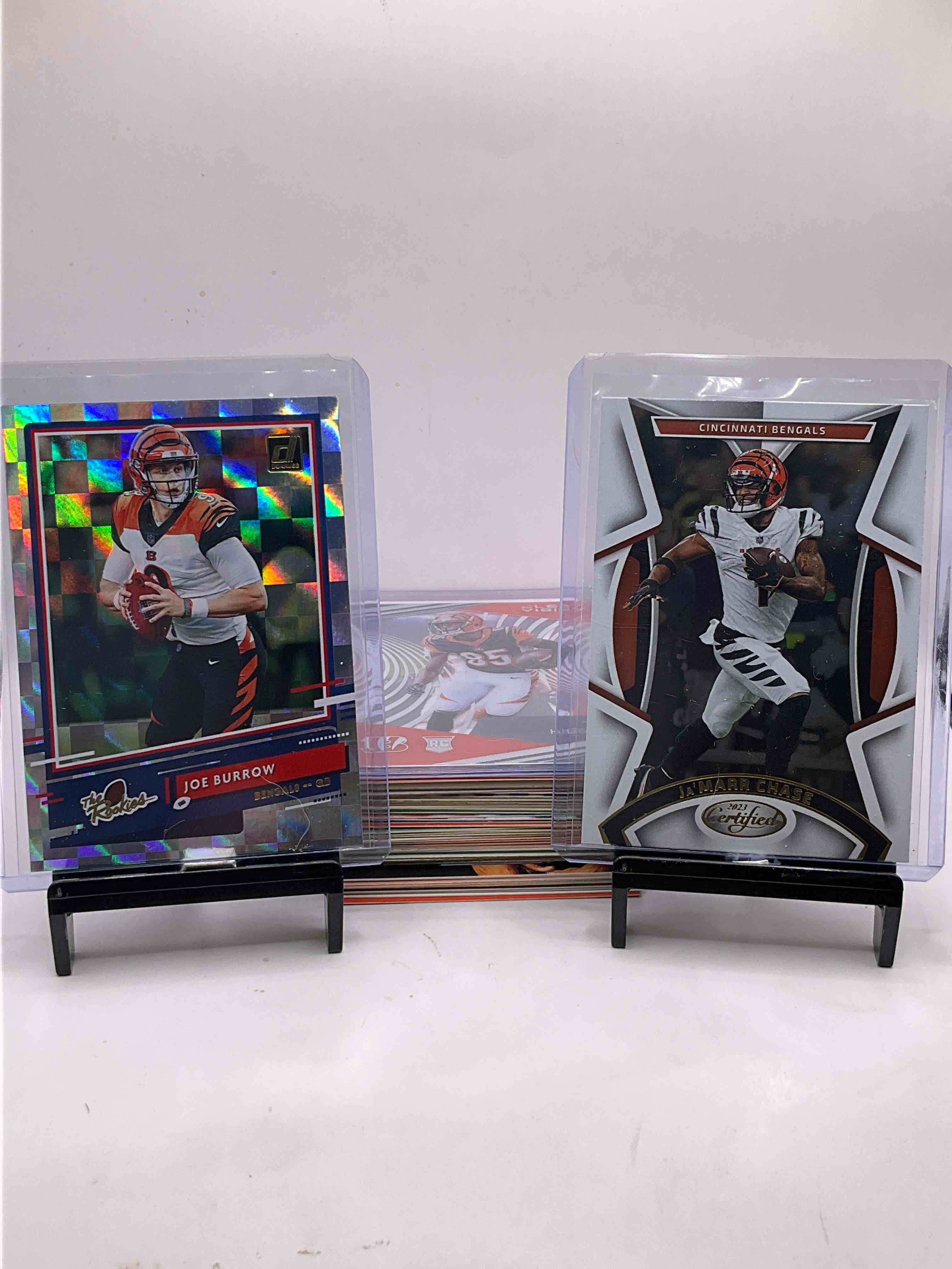 Joe Burrow Cincinnati Bengals Donruss Rare Reflect Checkered Rookie Card… & Tee Higgins Rookie Card! Ja’marr Chase Panini Certified Card & Other Bengals, Vintage & New!