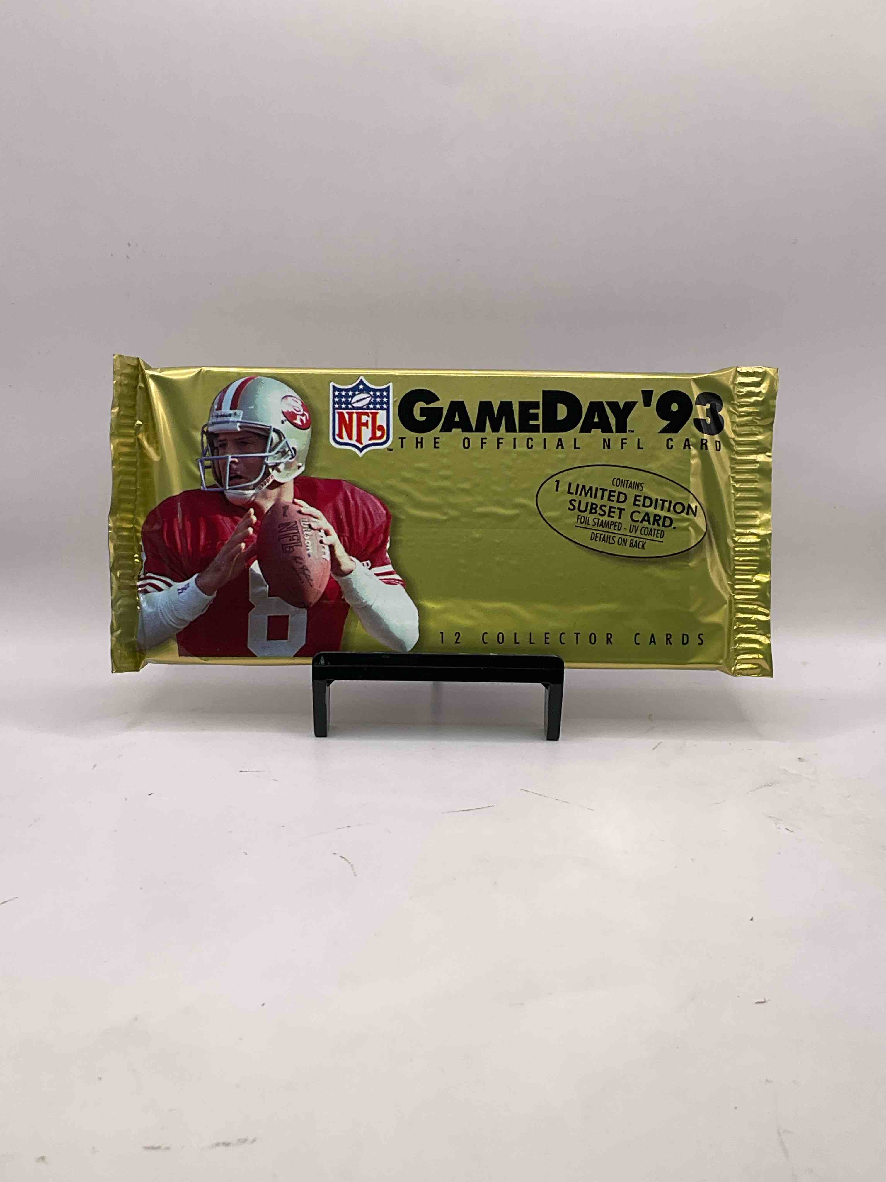1993 Oversized Gameday Fleer Unopened Packs, Direct From Box! Search For Brett Favre, Barry Sanders & More! Also Search For 1 Limited Edition Subset Card! Awesome Piece Of Football History!