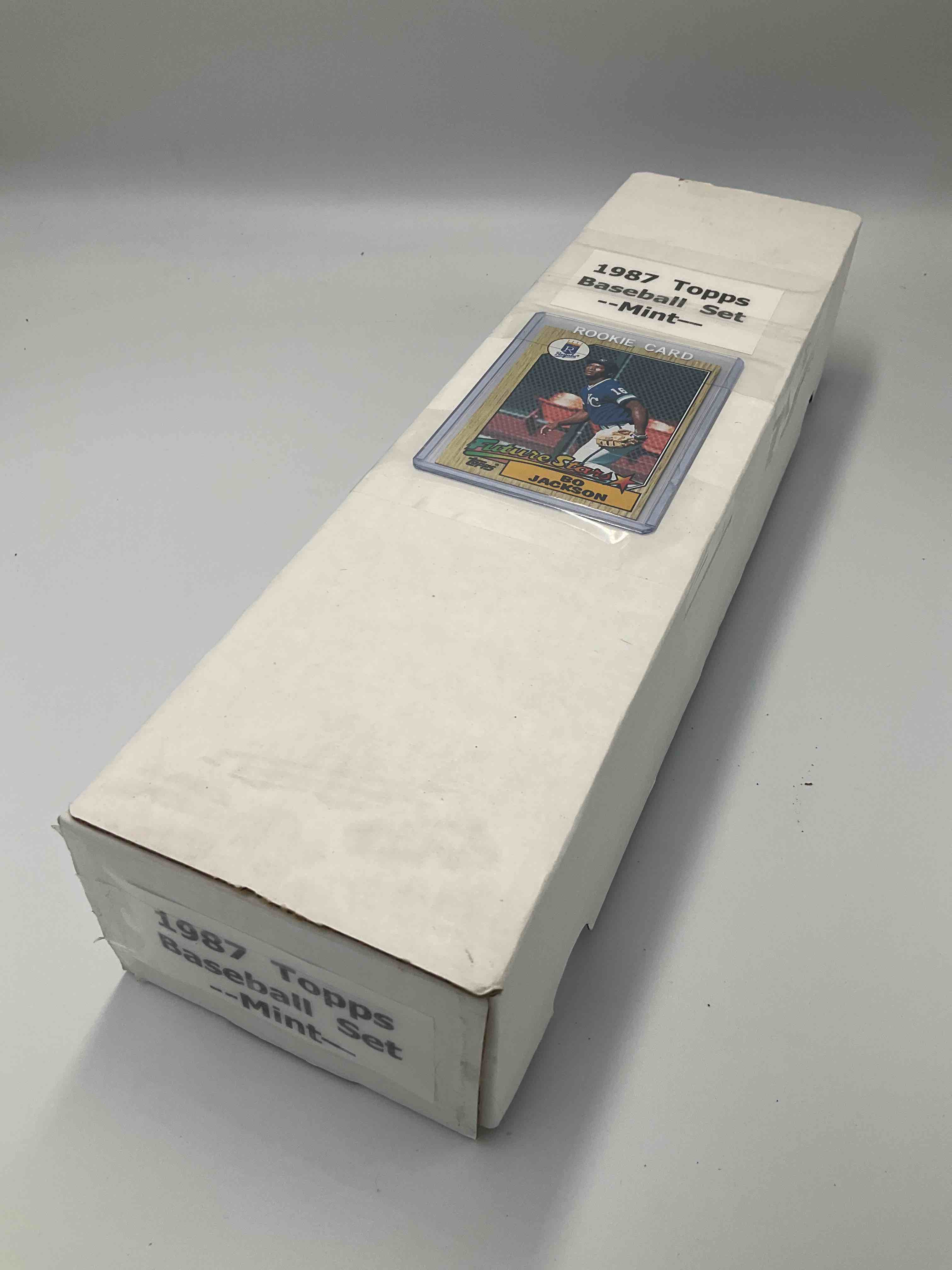 1987 Baseball Wow! Complete Mint Set Of Topps 1987 Baseball With Nearly 800 Cards, Loaded! Rookies From Bo Jackson, Barry Bonds, Jose Canseco & So Much More! Get Your Hands On This Classic Set Loaded With Stars & 80's Nostalgia! Has Incredible Sports Card Memorabilia Investment Potential!