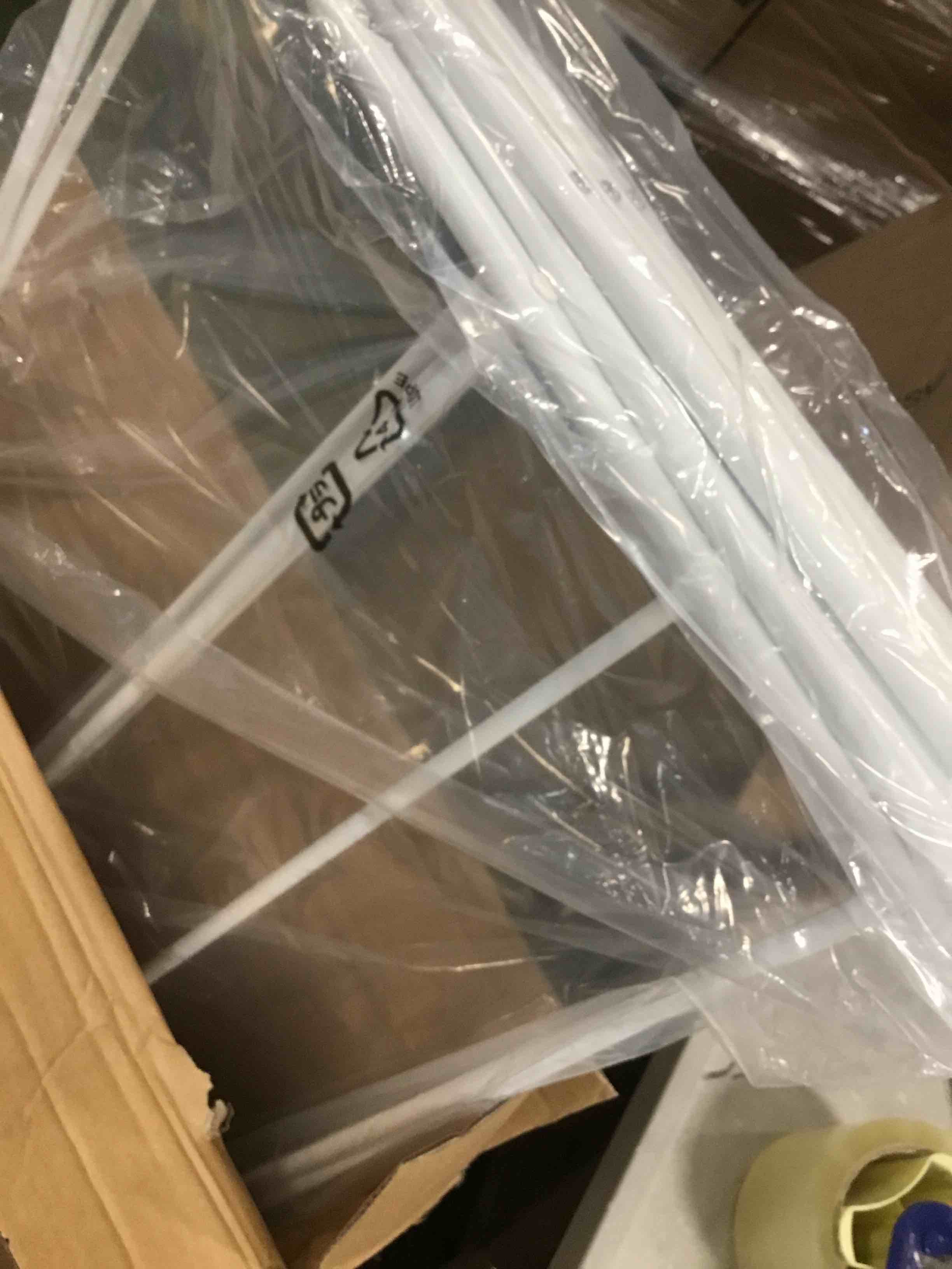https://s3.amazonaws.com/lotting-images-prod/bidfta/BRN0055089_1725455192440.jpeg