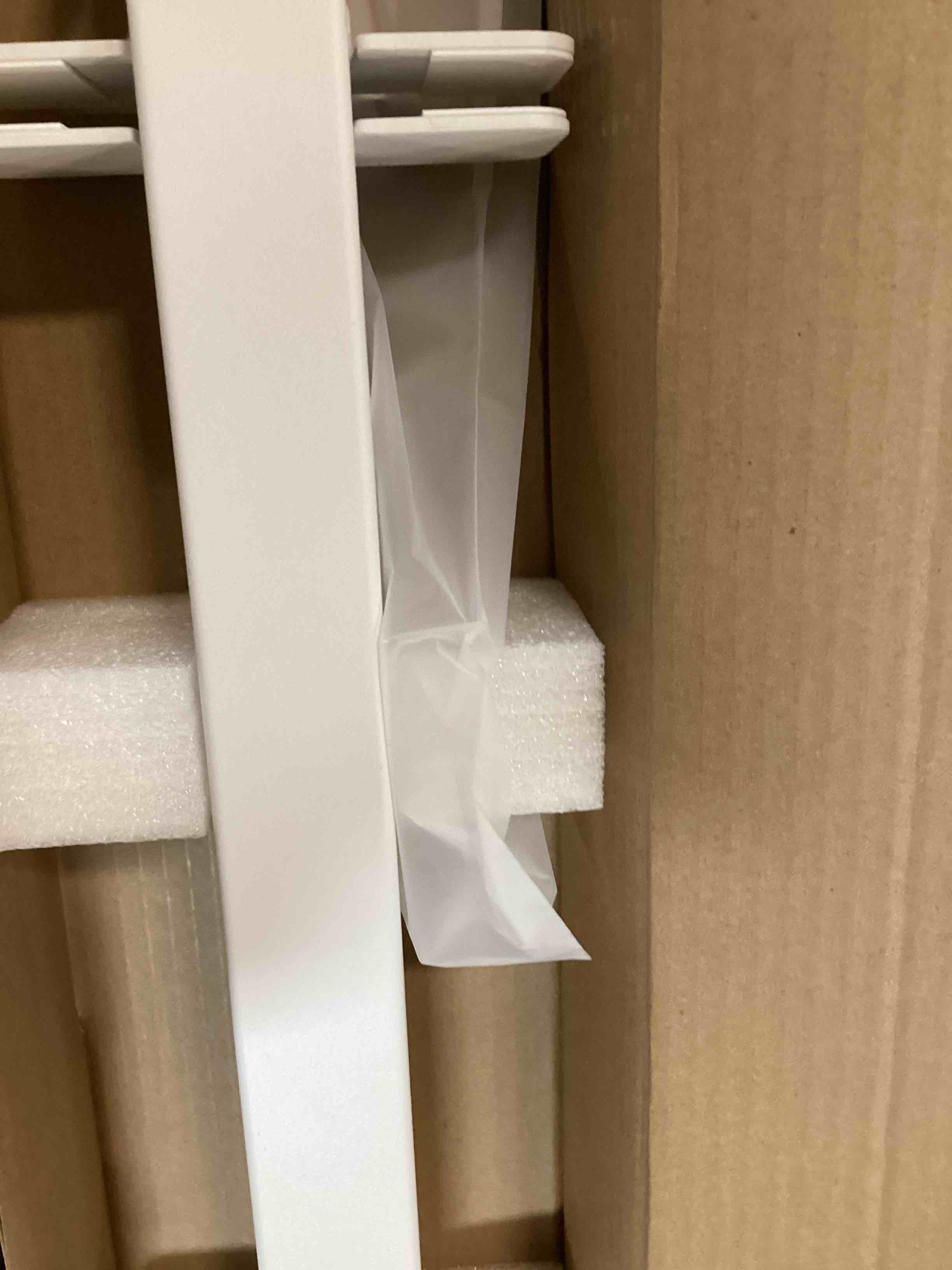 https://s3.amazonaws.com/lotting-images-prod/bidfta/BRN0056798_1725543574310.jpeg