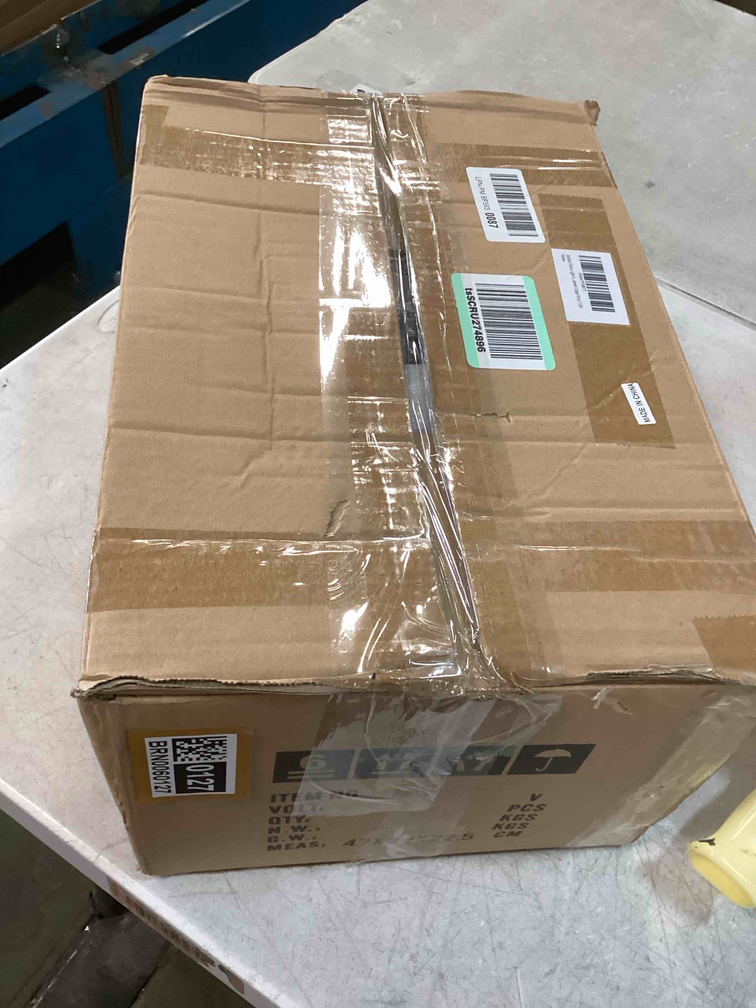 https://s3.amazonaws.com/lotting-images-prod/bidfta/BRN0060127_1725388034952.jpeg