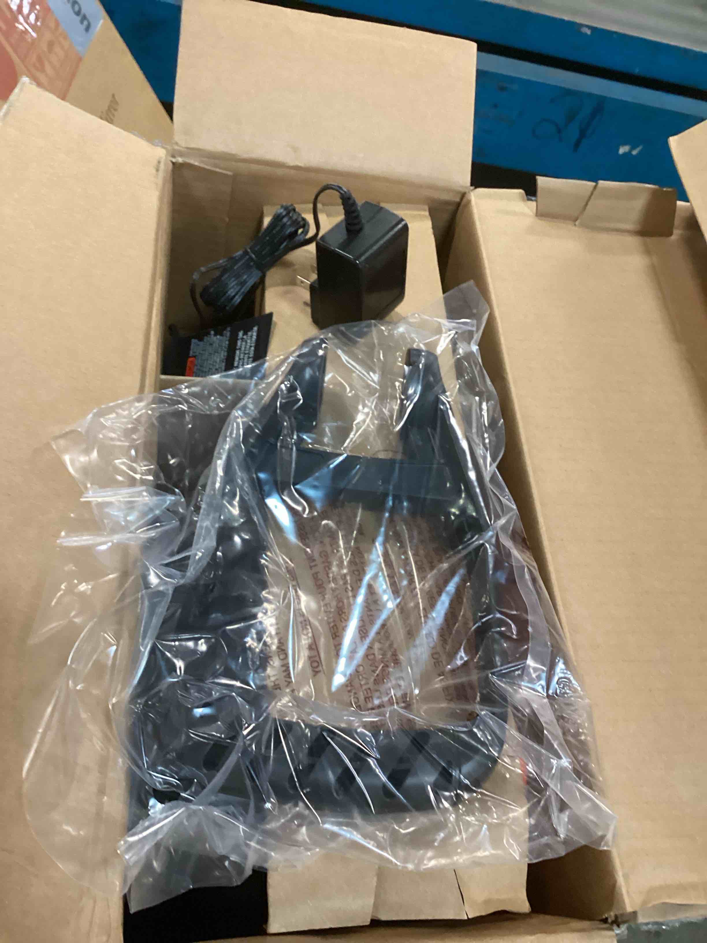 https://s3.amazonaws.com/lotting-images-prod/bidfta/BRN0060397_1725114873548.jpeg