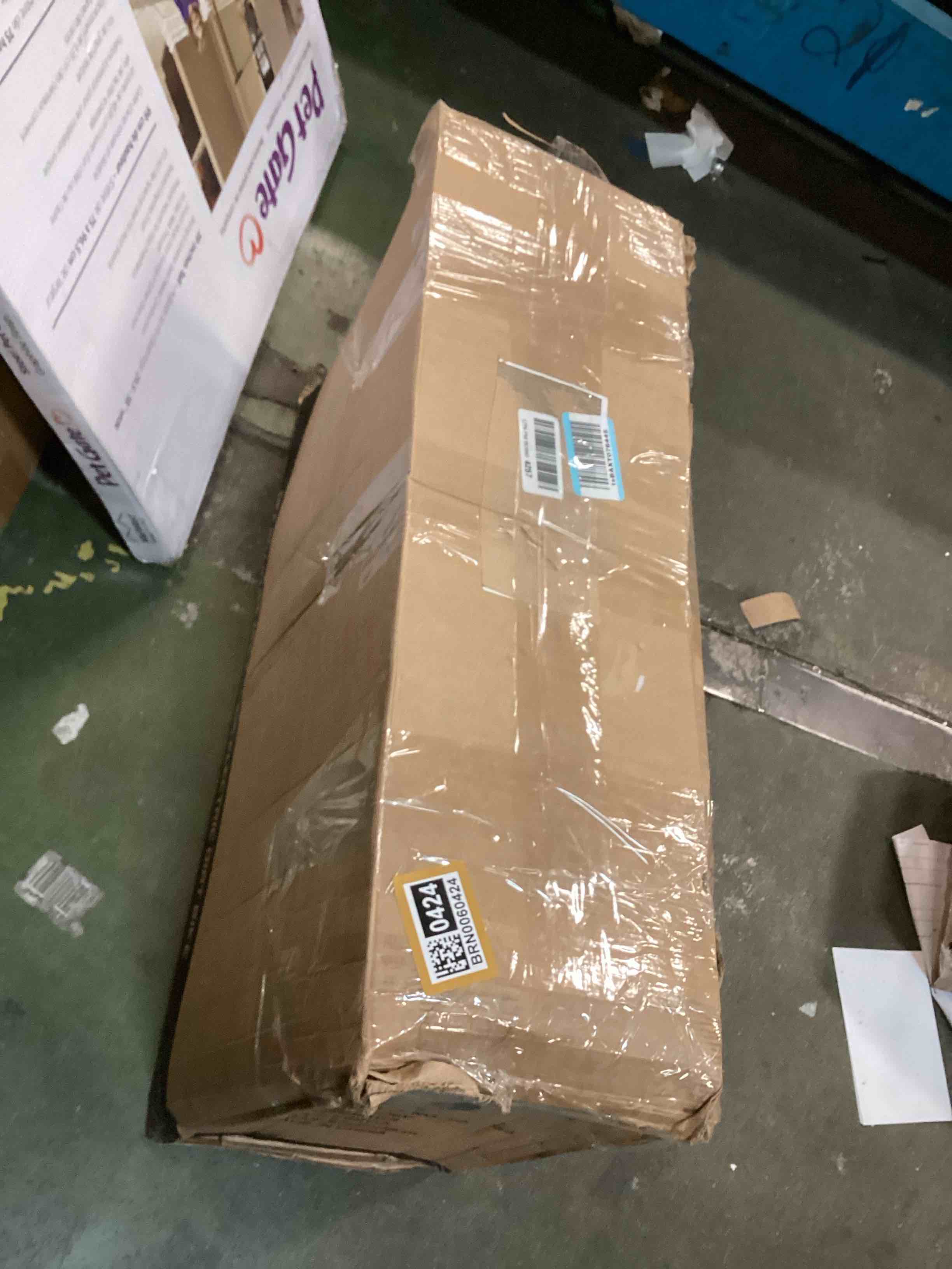 https://s3.amazonaws.com/lotting-images-prod/bidfta/BRN0060424_1725112256471.jpeg
