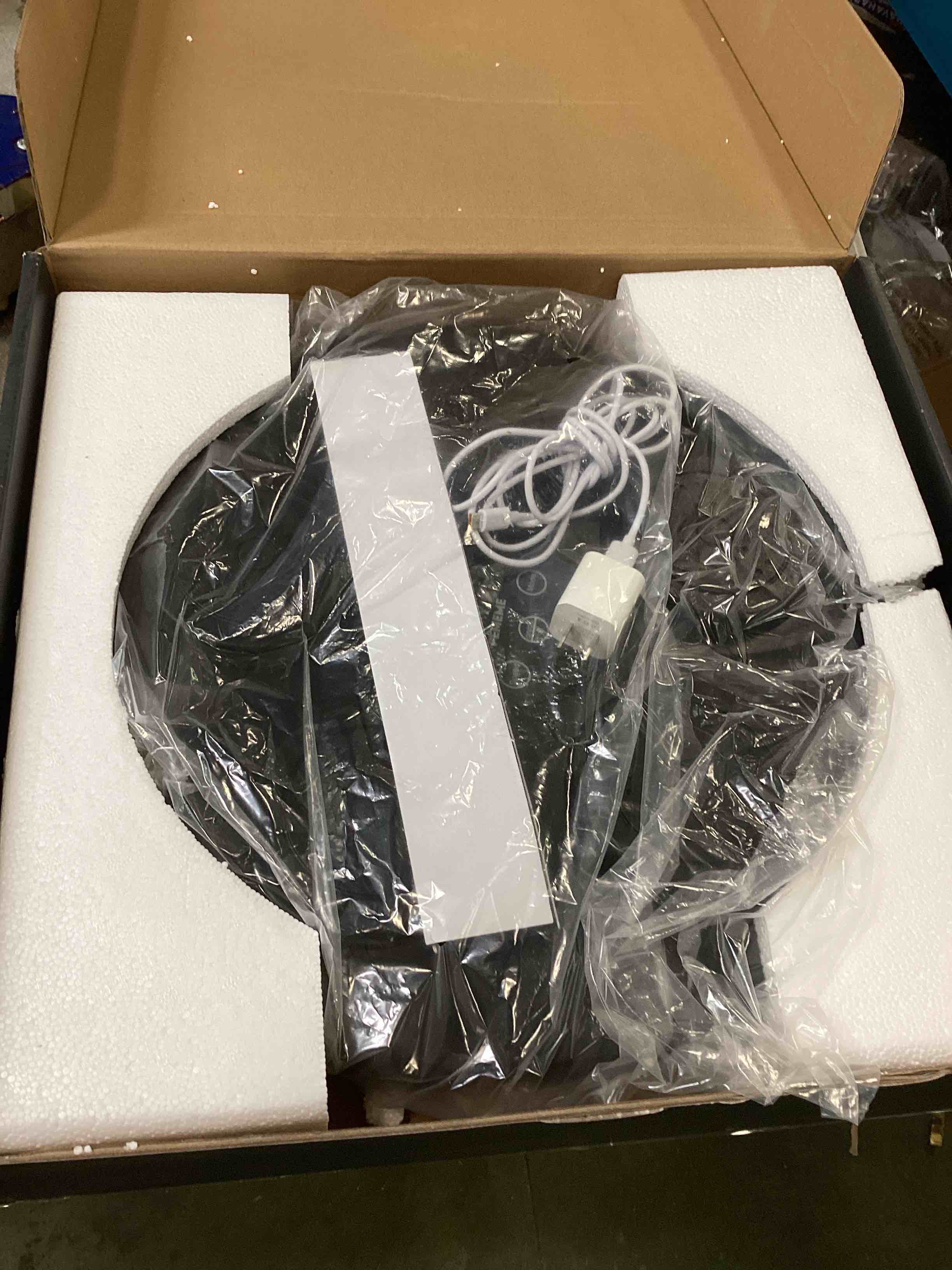 https://s3.amazonaws.com/lotting-images-prod/bidfta/BRN0060587_1725039242557.jpeg