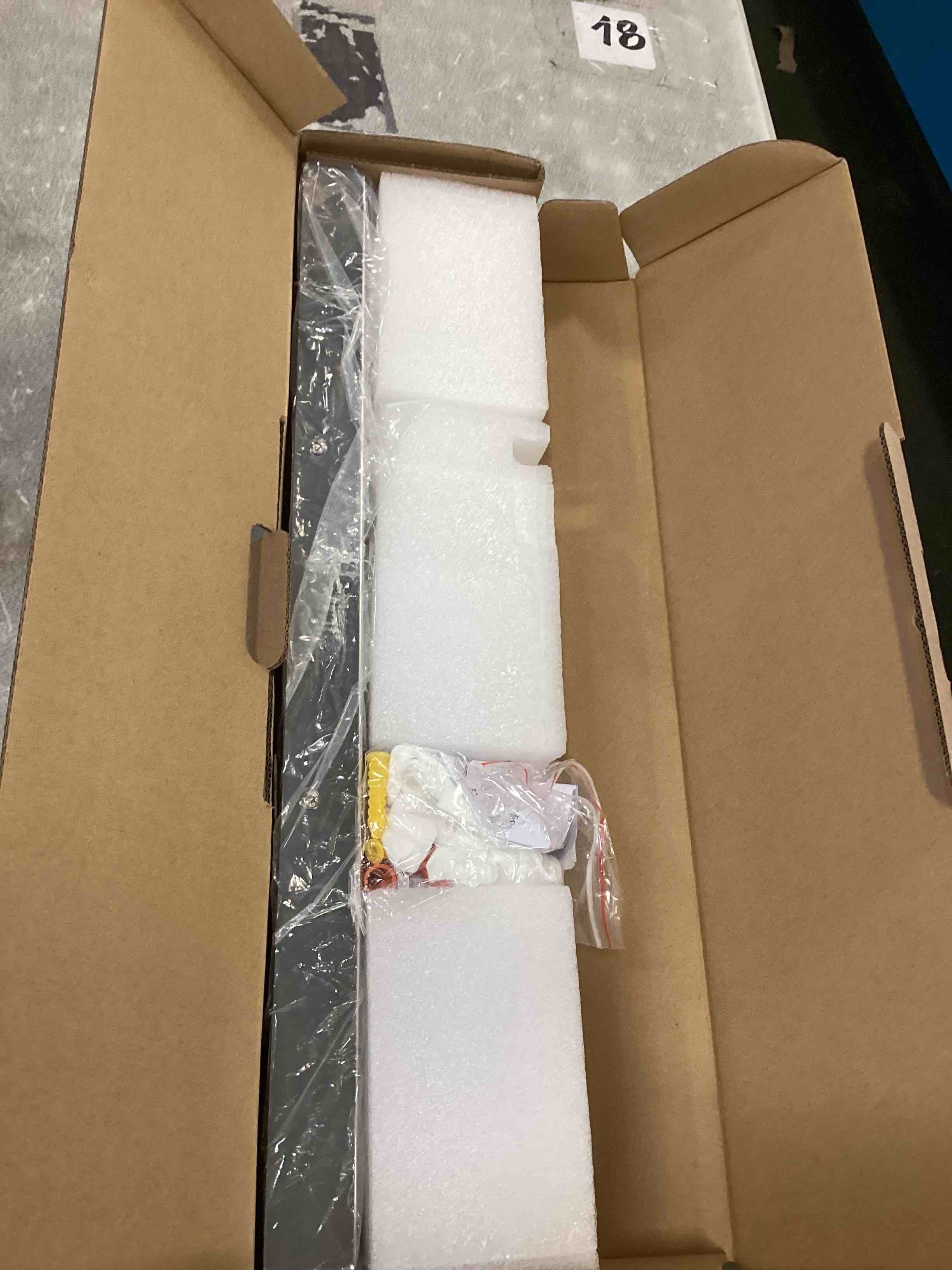 https://s3.amazonaws.com/lotting-images-prod/bidfta/BRN0060714_1725023451290.jpeg