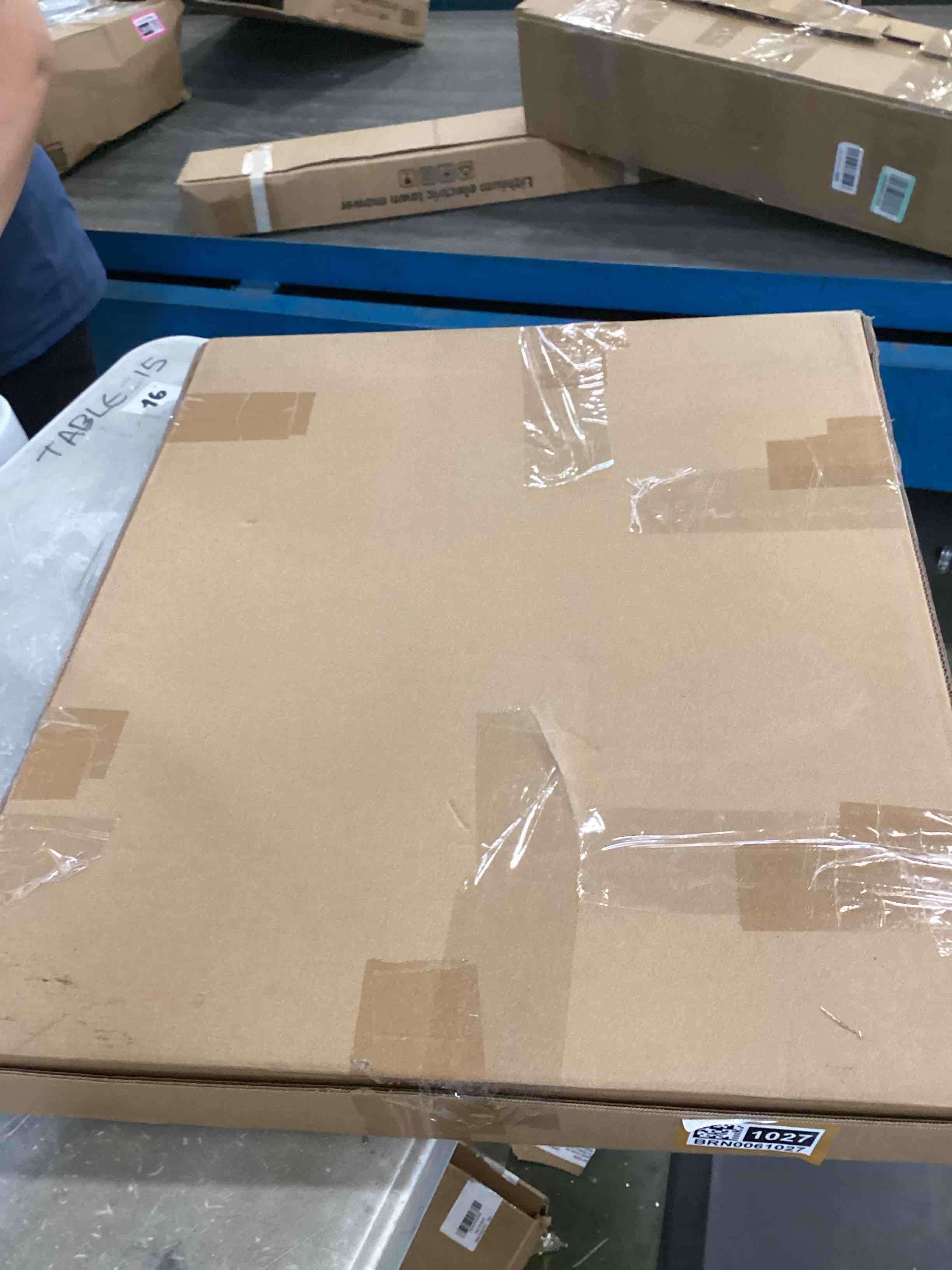 https://s3.amazonaws.com/lotting-images-prod/bidfta/BRN0061027_1724875467030.jpeg