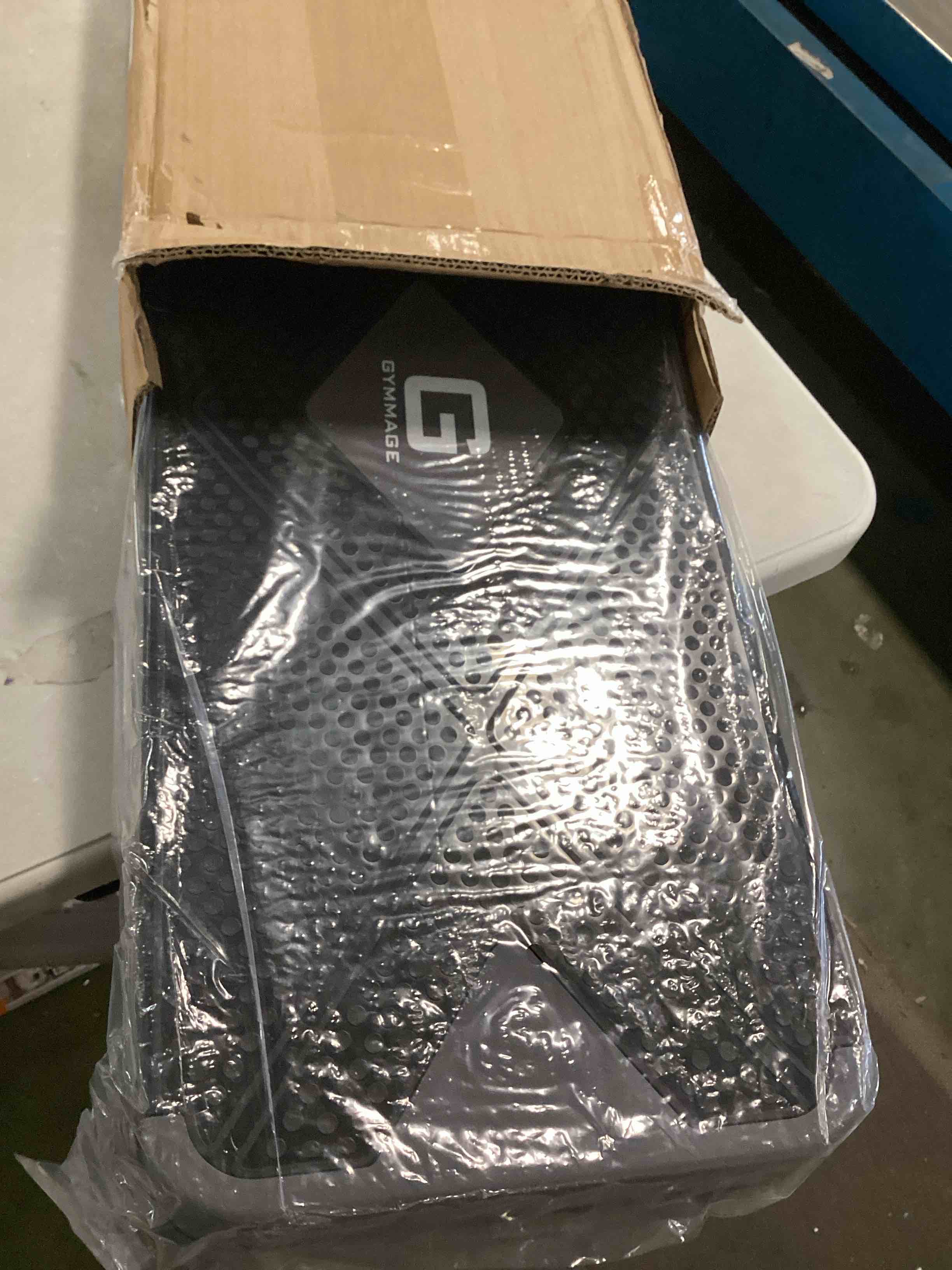 https://s3.amazonaws.com/lotting-images-prod/bidfta/BRN0061263_1724787128276.jpeg
