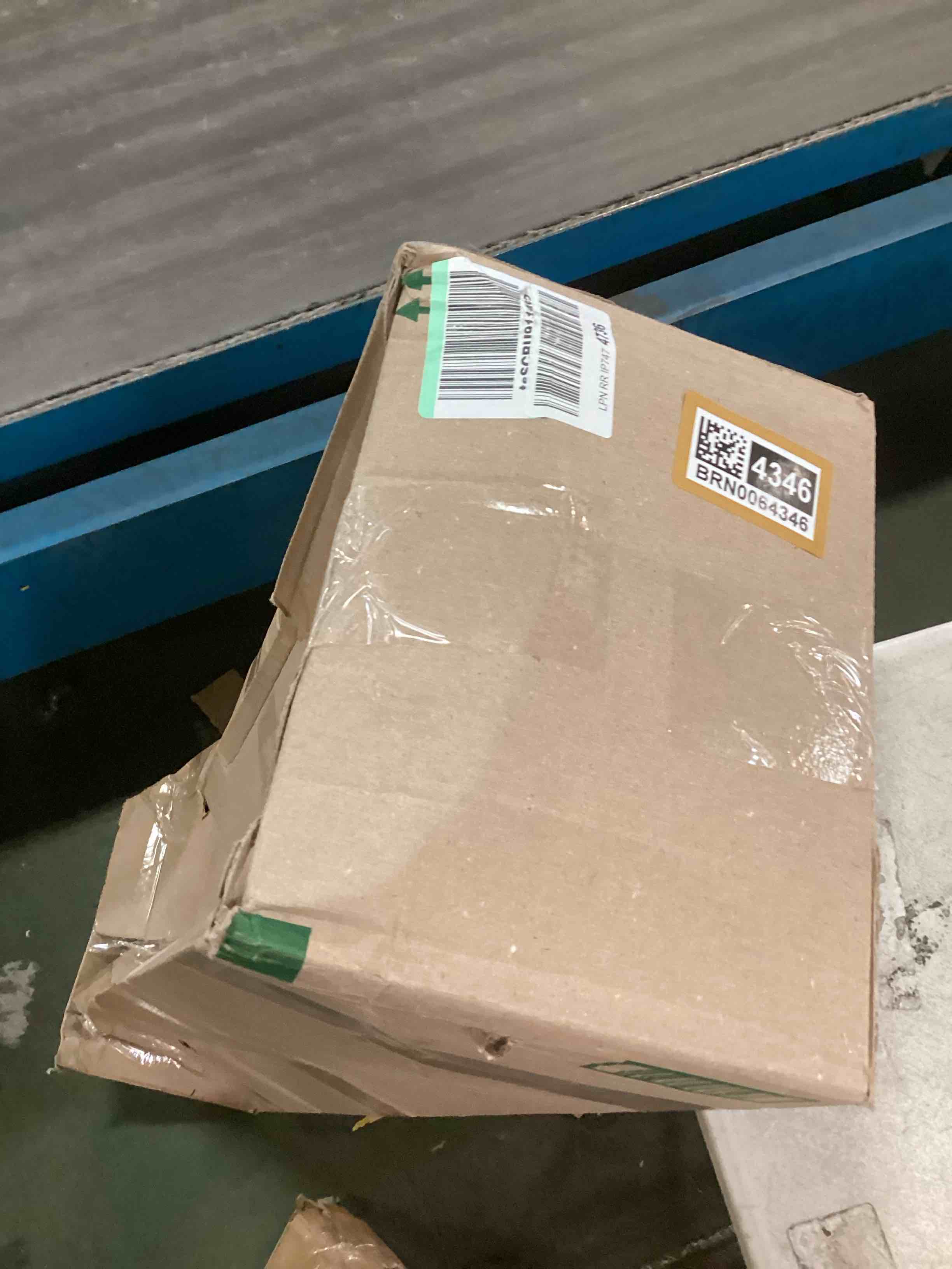 https://s3.amazonaws.com/lotting-images-prod/bidfta/BRN0064346_1725366744653.jpeg