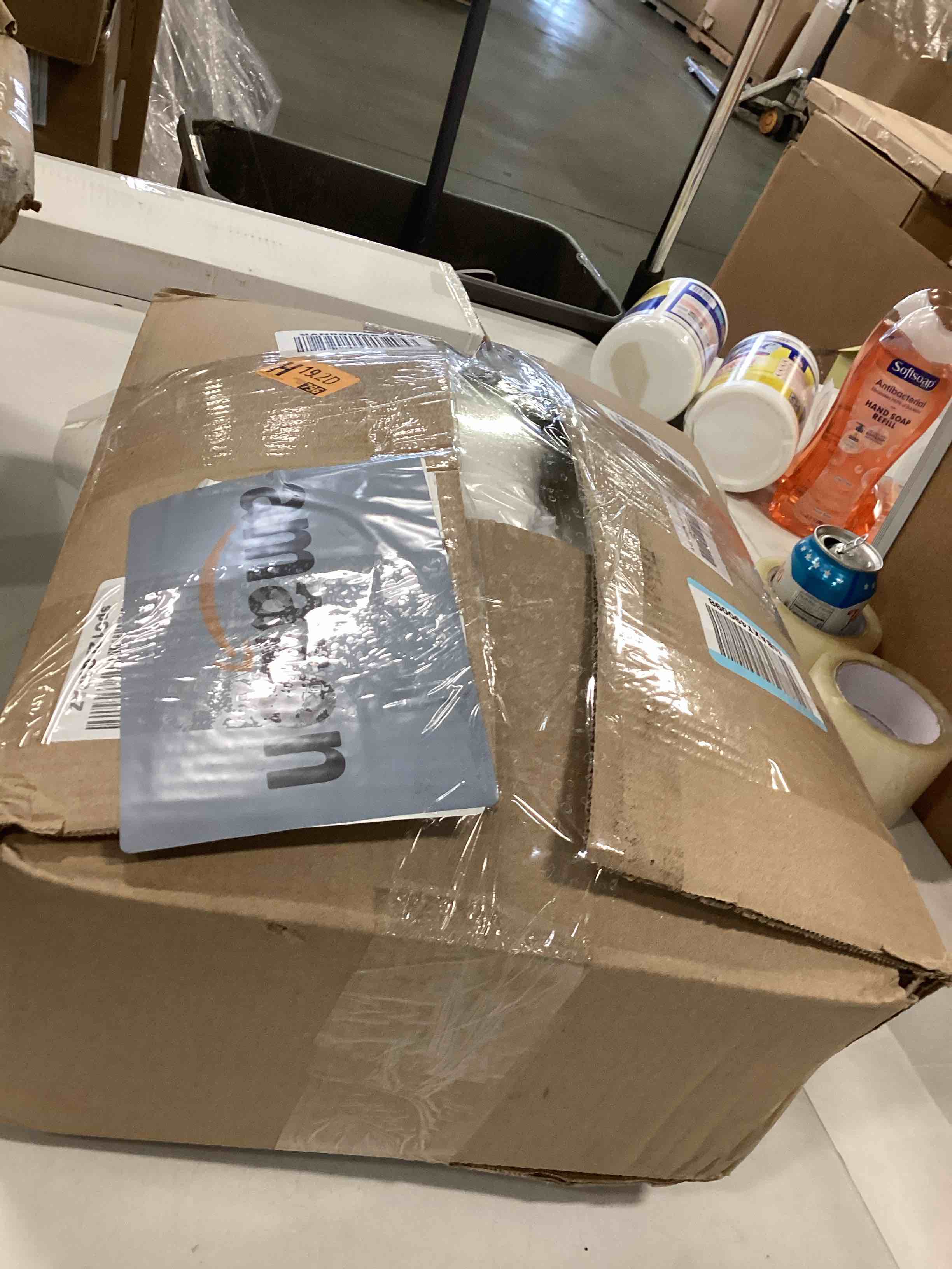 https://s3.amazonaws.com/lotting-images-prod/bidfta/BRN0068021_1725917930430.jpeg