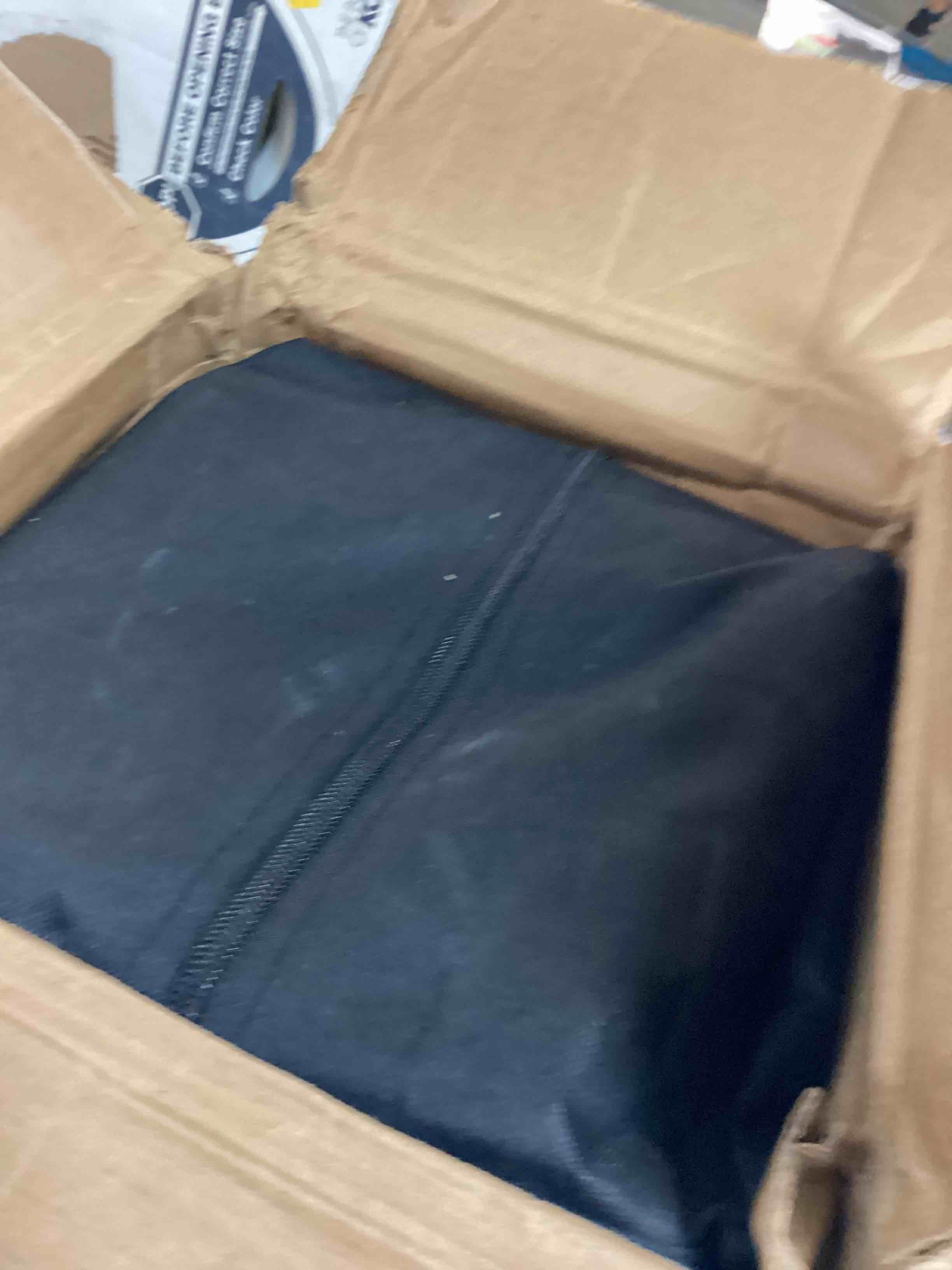 https://s3.amazonaws.com/lotting-images-prod/bidfta/BRN0070909_1724948755909.jpeg
