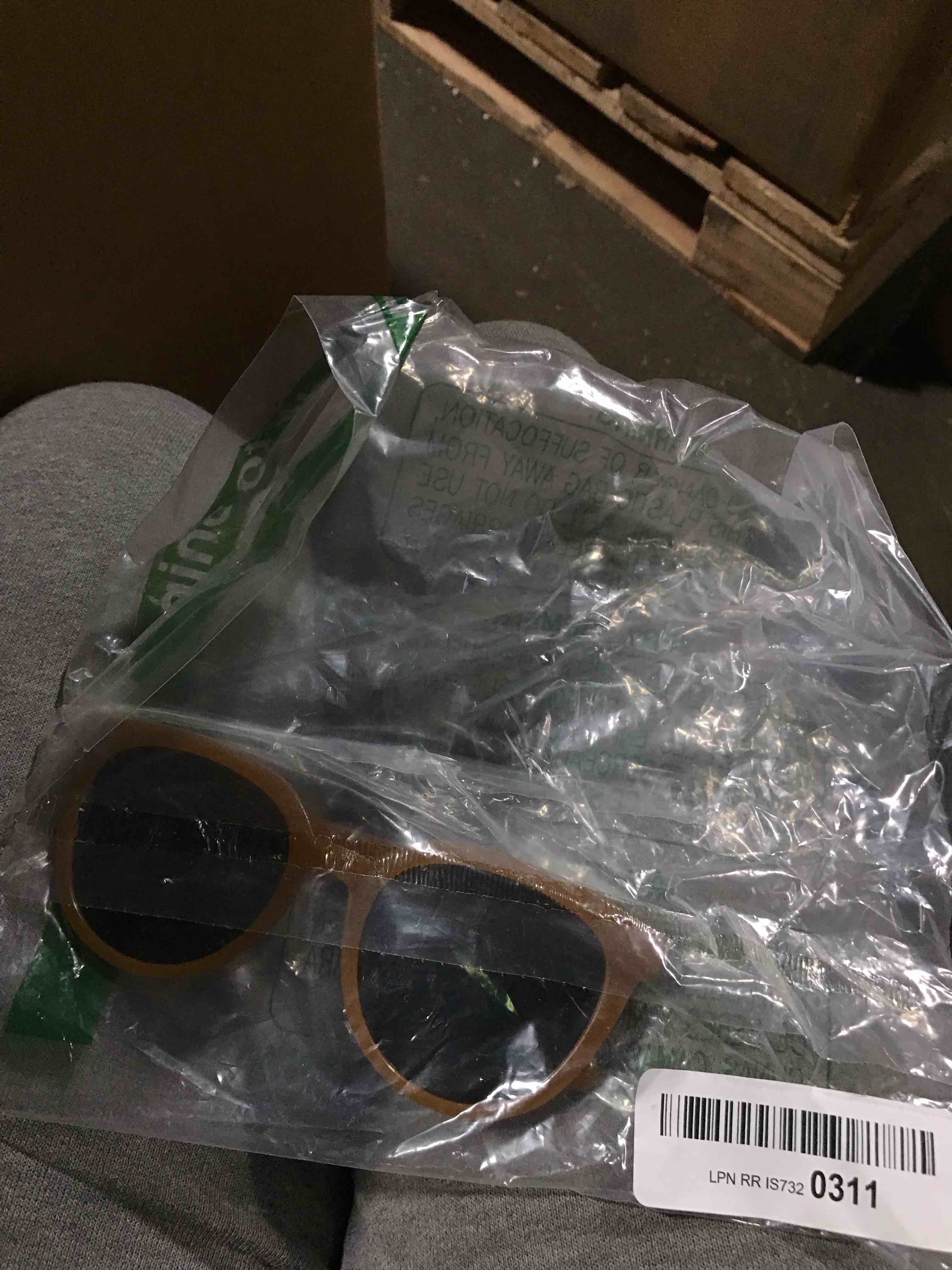 https://s3.amazonaws.com/lotting-images-prod/bidfta/BRN0074797_1730841350402.jpeg