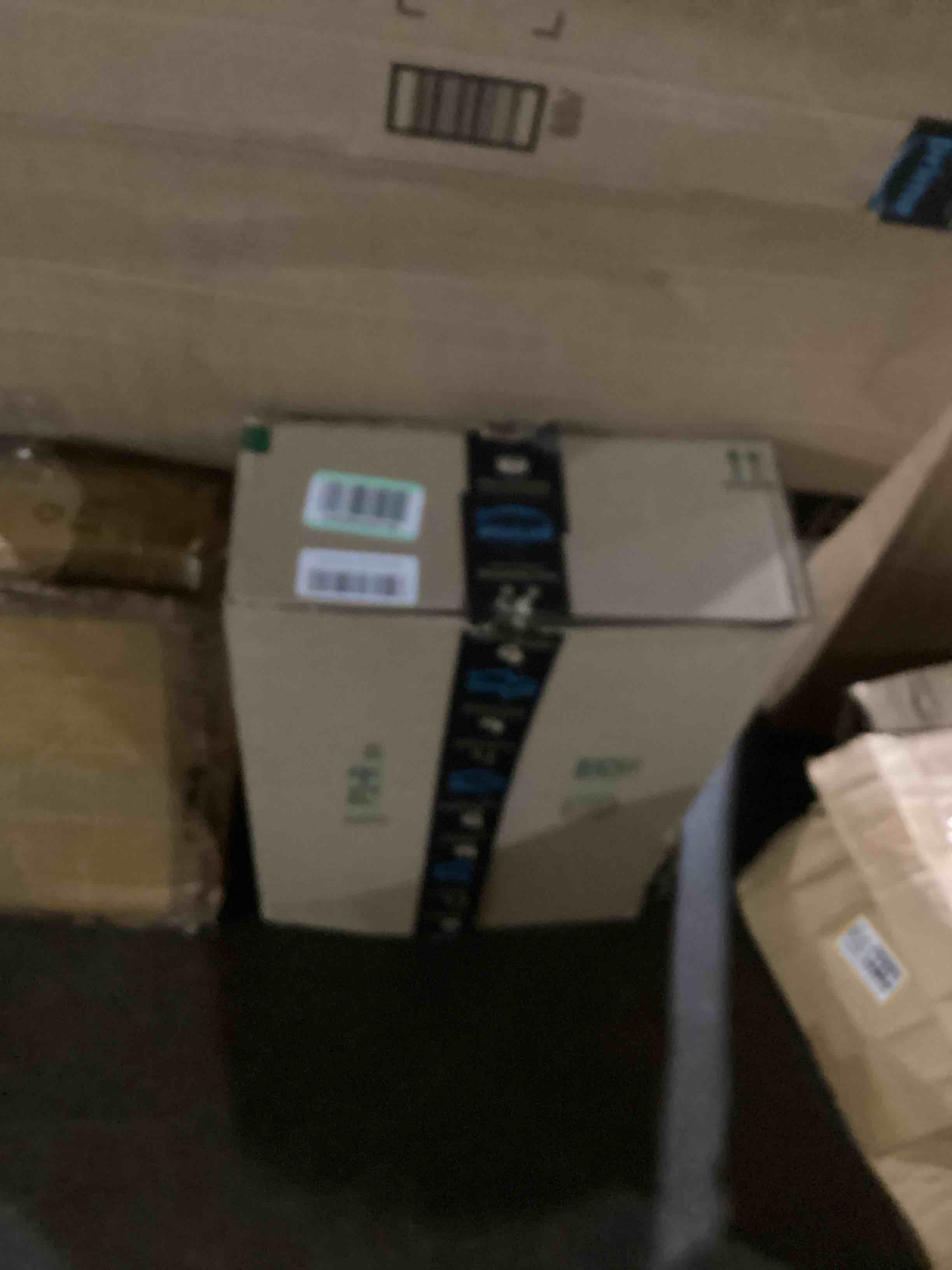 https://s3.amazonaws.com/lotting-images-prod/bidfta/BRN0078219_1730408347135.jpeg