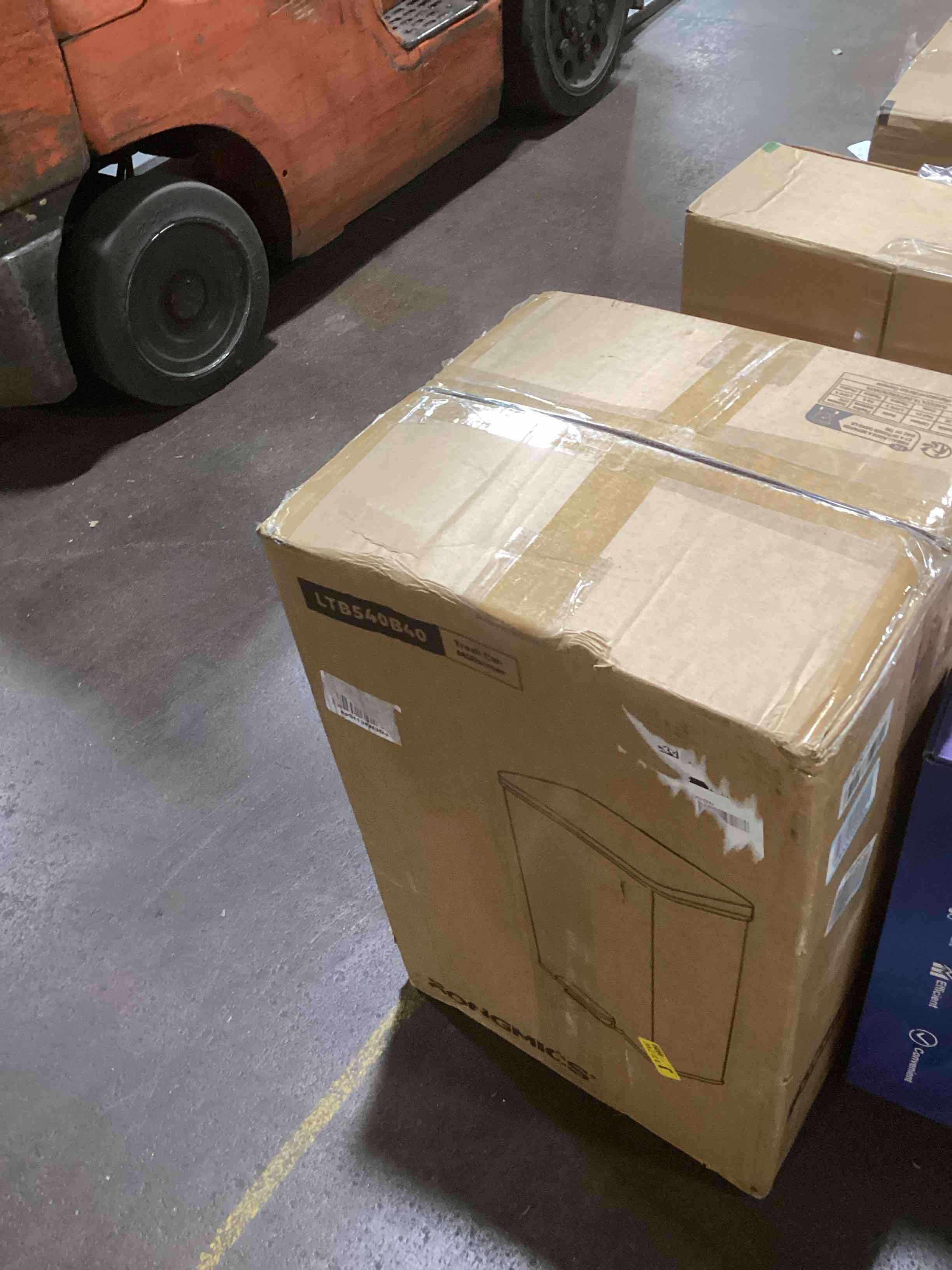 https://s3.amazonaws.com/lotting-images-prod/bidfta/BRN0081540_1729262581000.jpeg