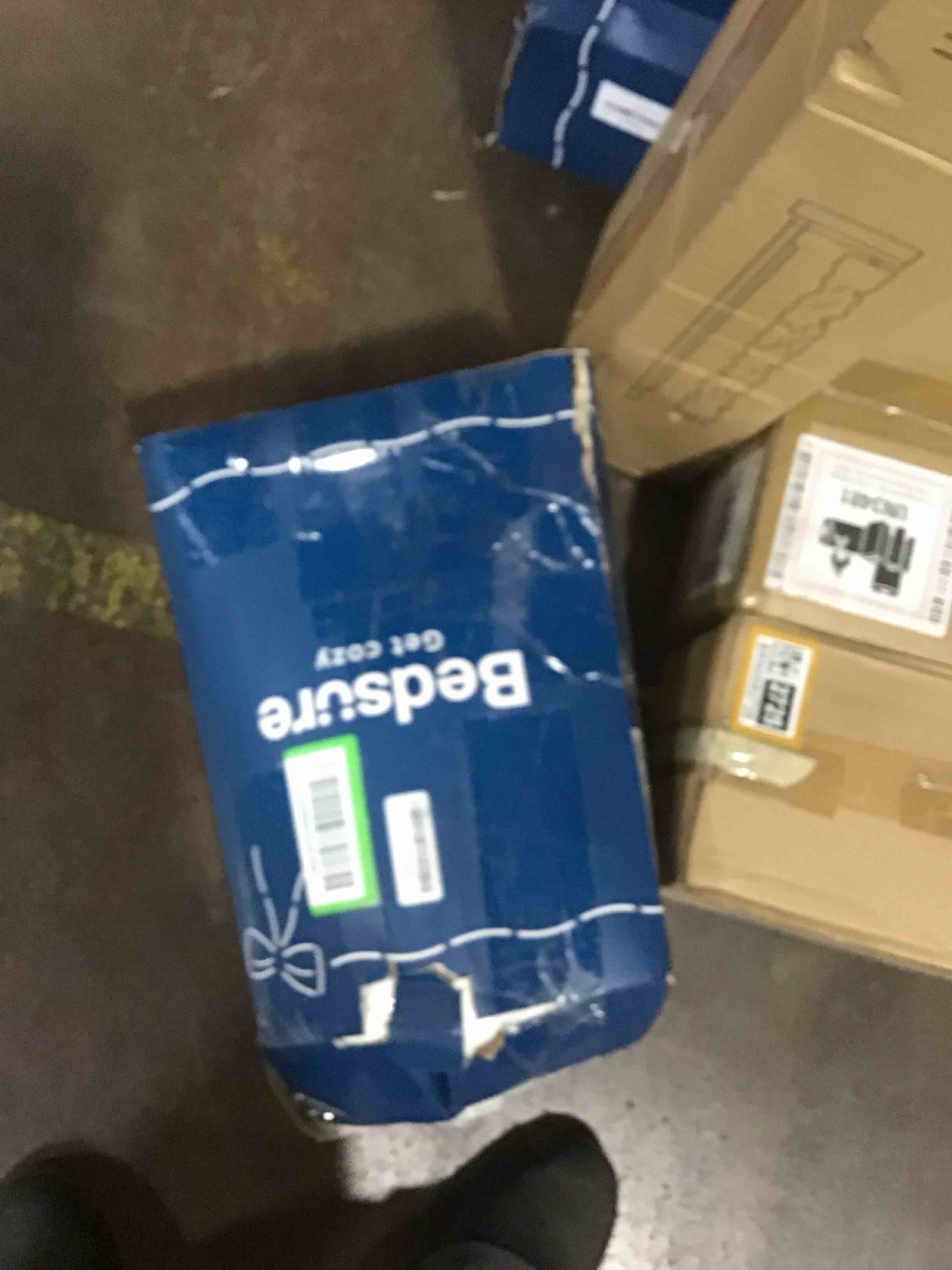 https://s3.amazonaws.com/lotting-images-prod/bidfta/BRN0082724_1729537027223.jpeg