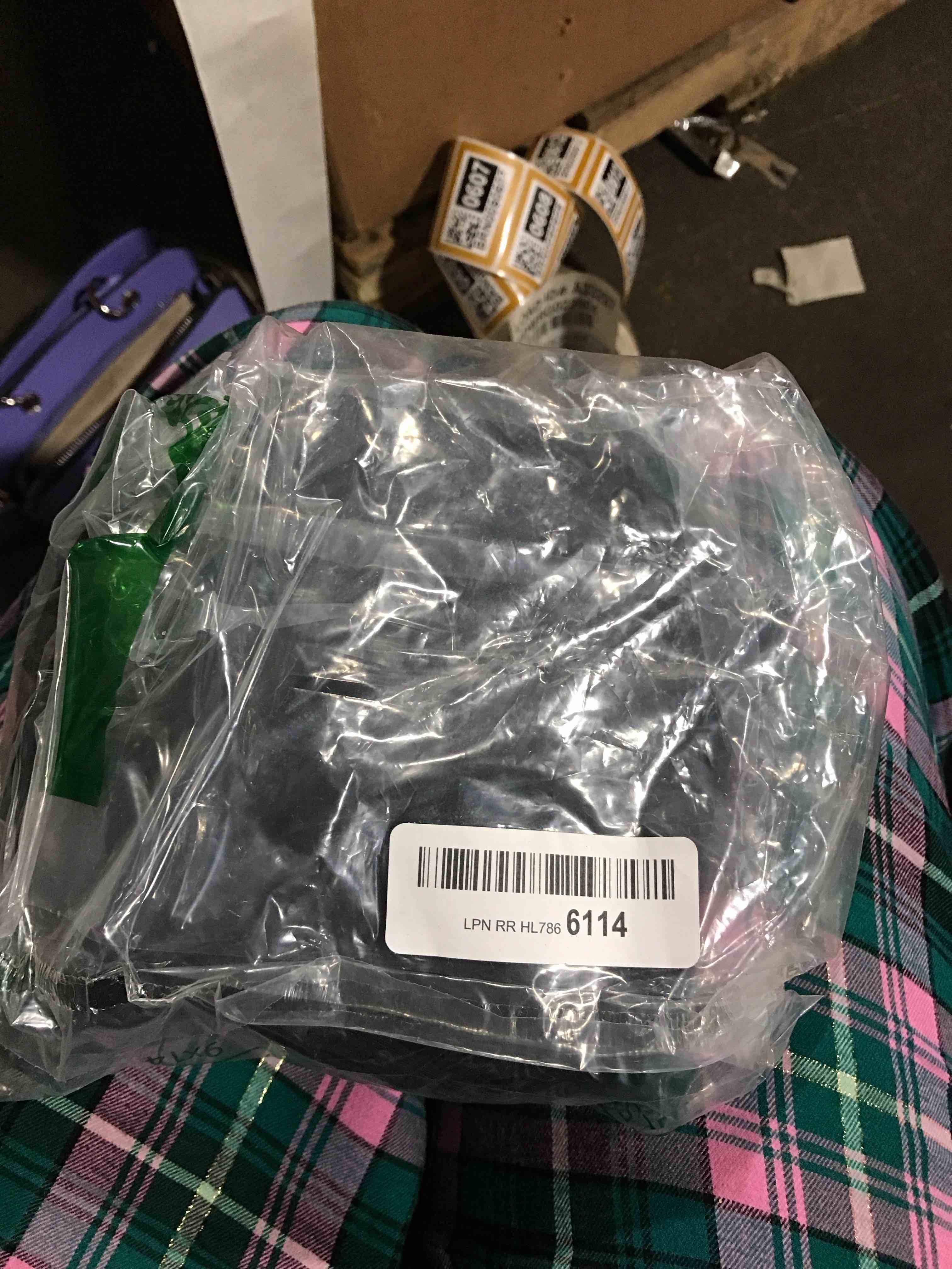 https://s3.amazonaws.com/lotting-images-prod/bidfta/BRN0090644_1730731185426.jpeg