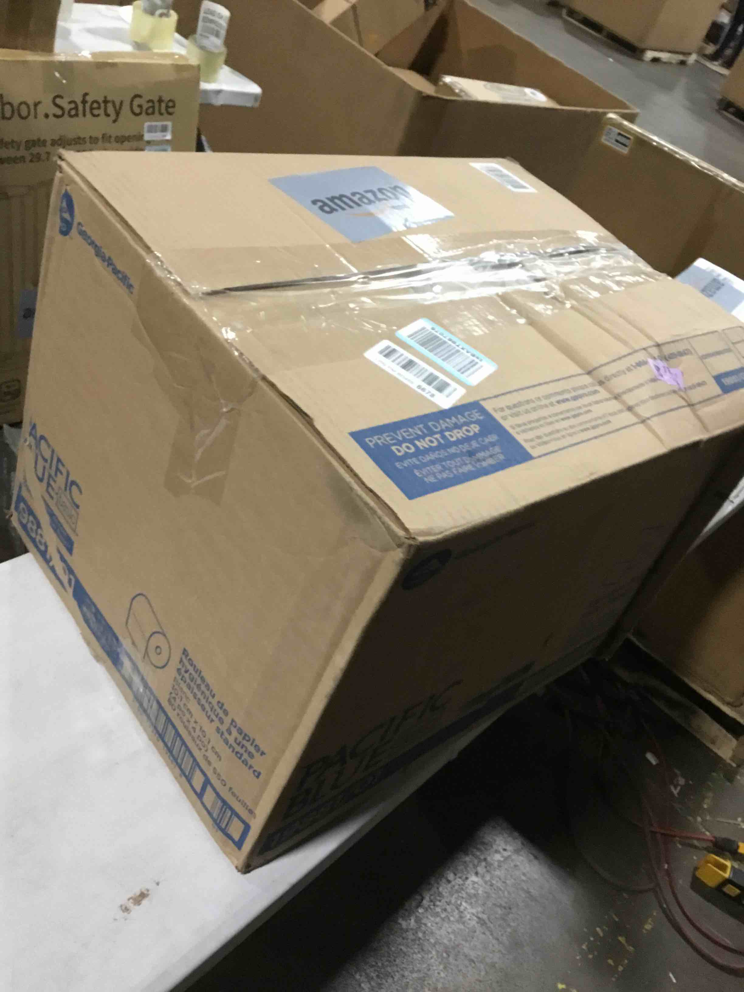 https://s3.amazonaws.com/lotting-images-prod/bidfta/BRN0092186_1730925596135.jpeg