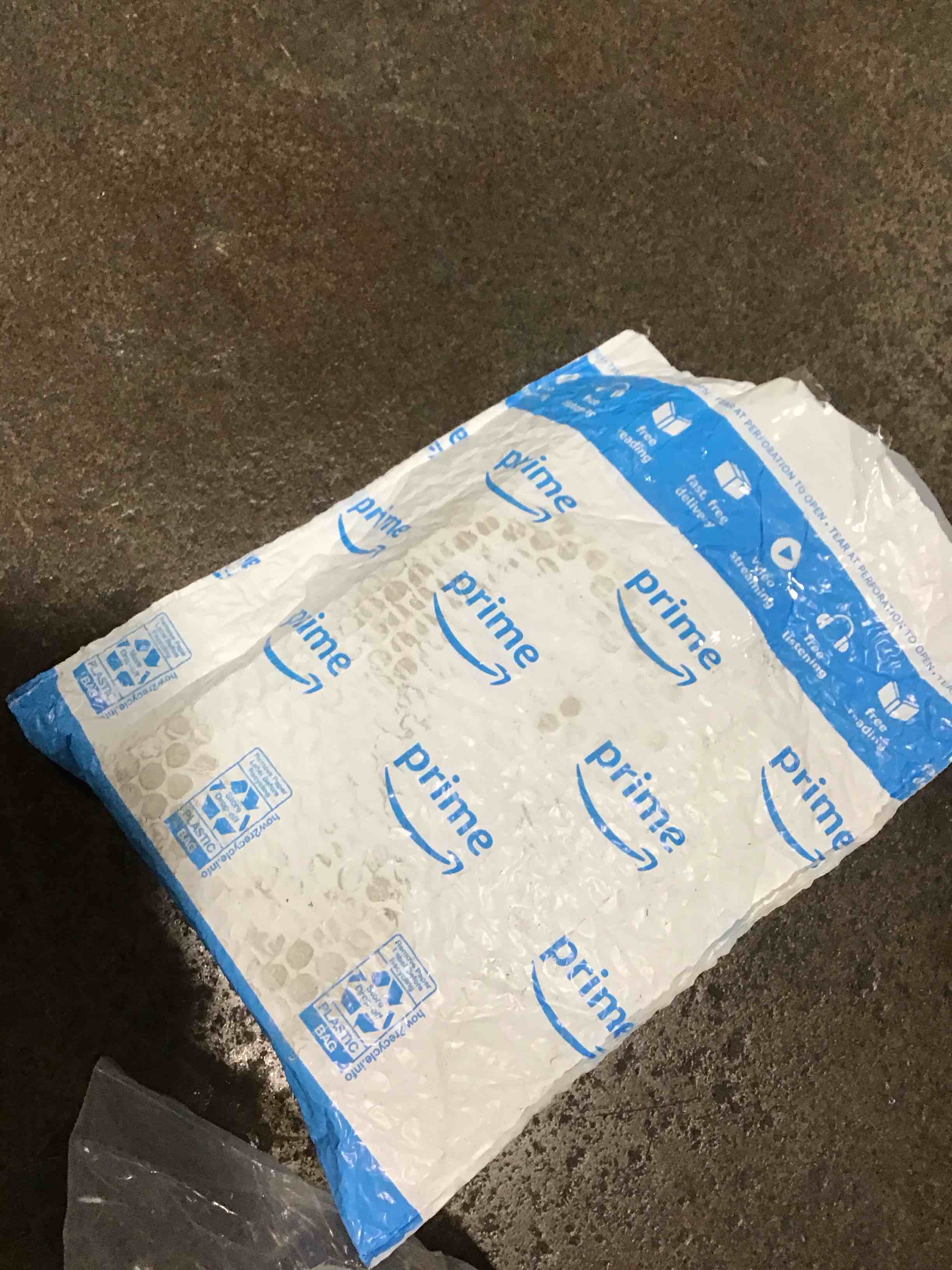 https://s3.amazonaws.com/lotting-images-prod/bidfta/BRN0093844_1730145695917.jpeg
