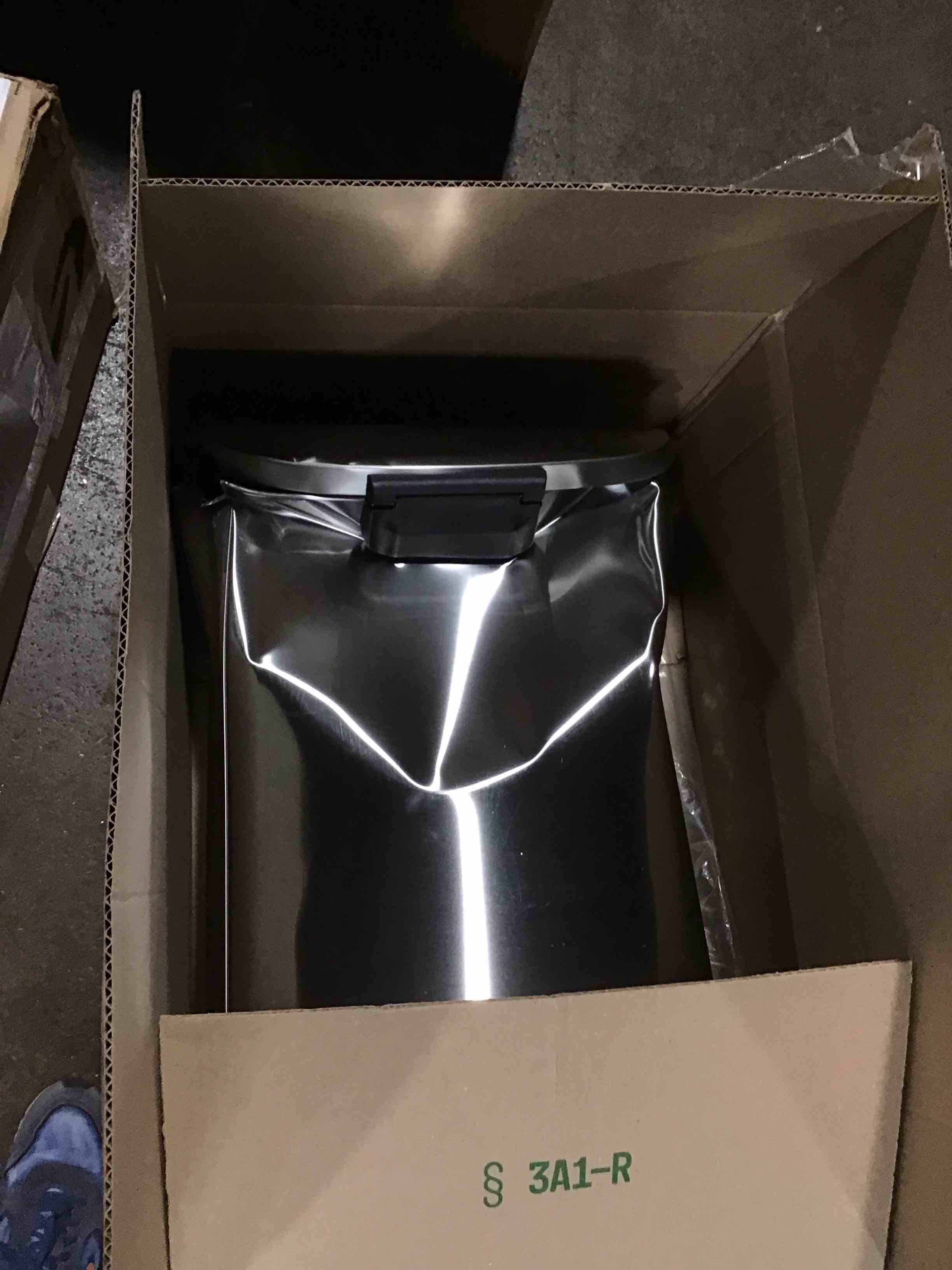 https://s3.amazonaws.com/lotting-images-prod/bidfta/BRN0094618_1730488032368.jpeg