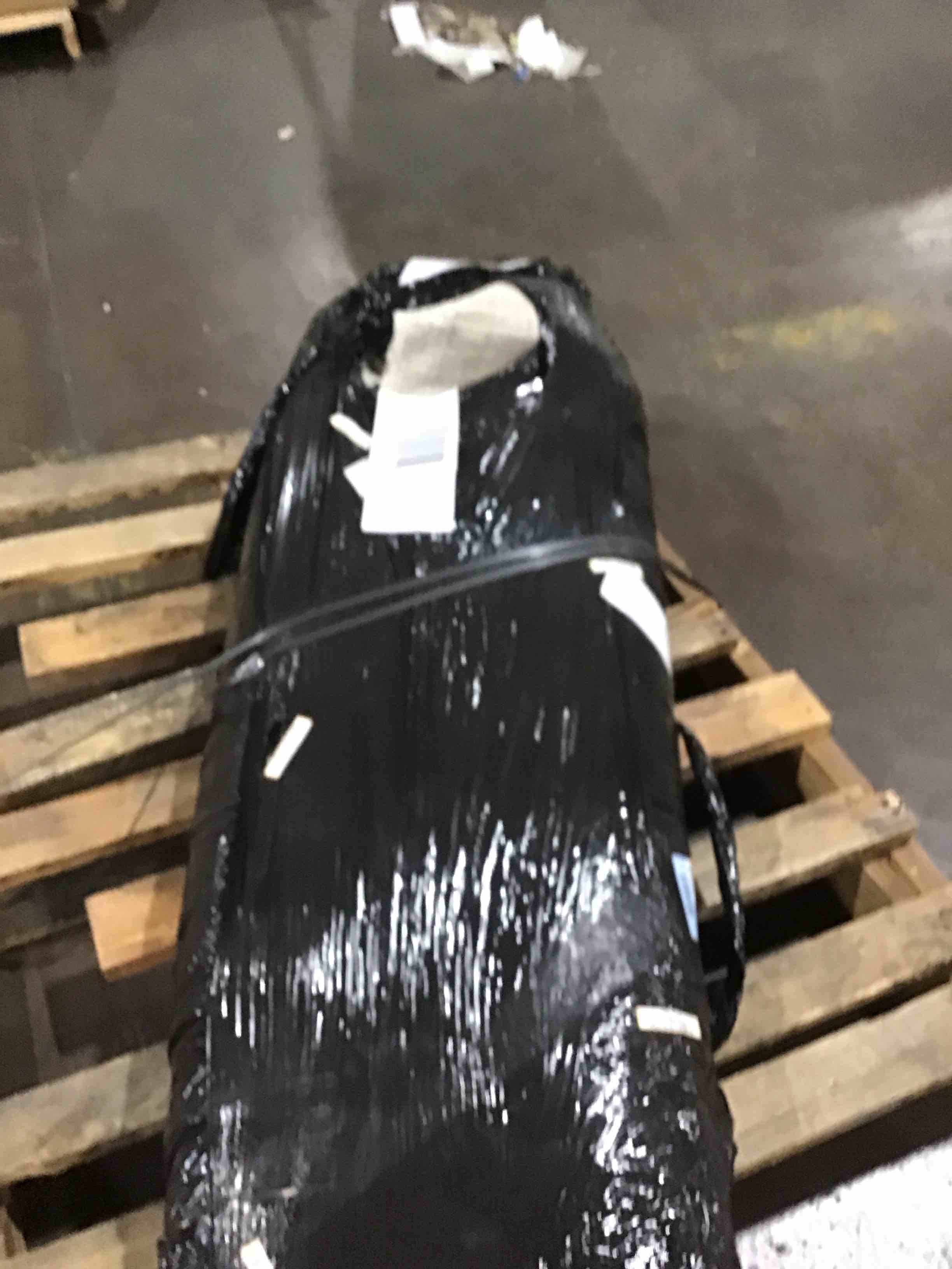 messina solid hand tufted black white 2' x 3' area rug