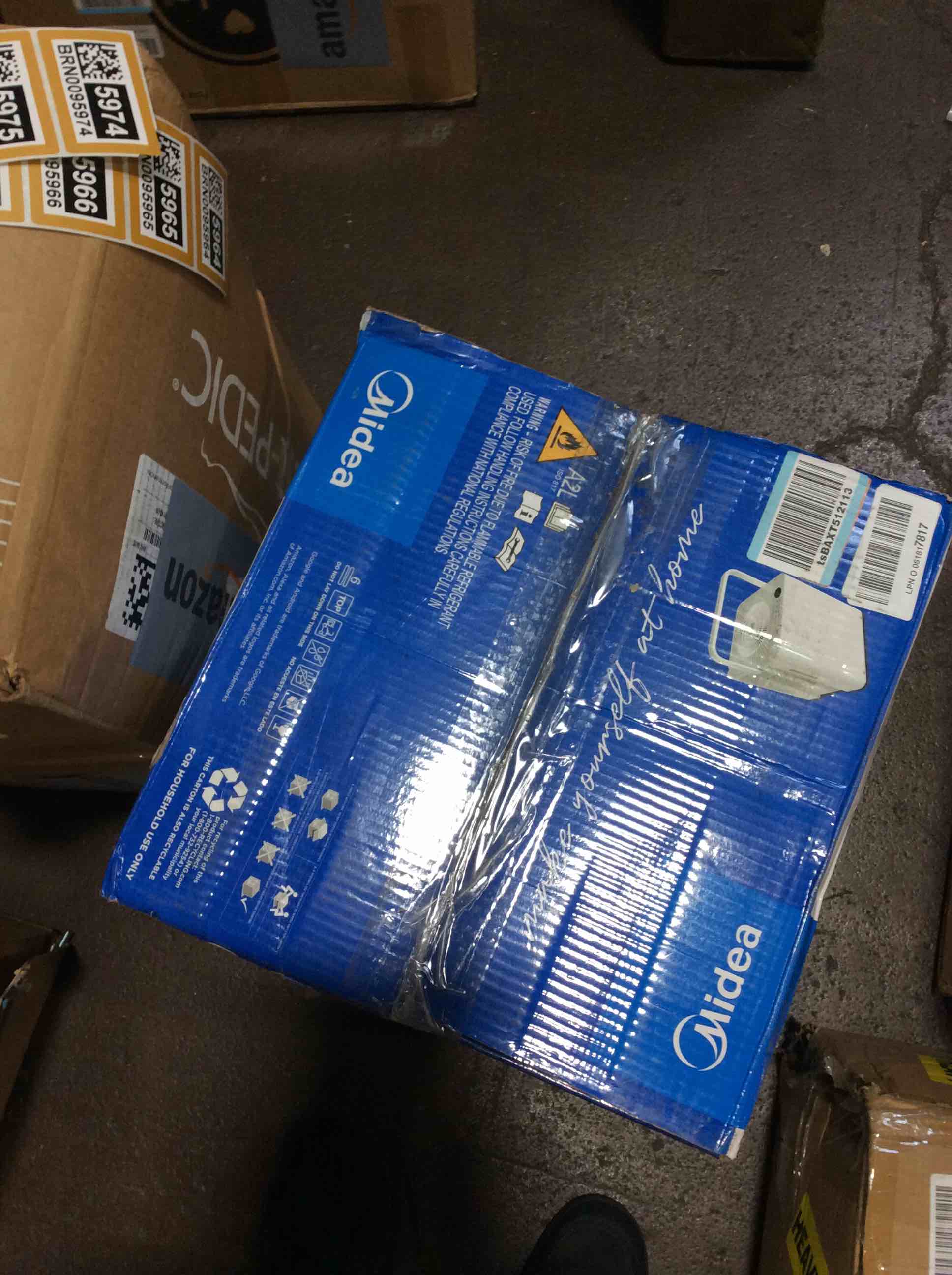 https://s3.amazonaws.com/lotting-images-prod/bidfta/BRN0095989_1729777516298.jpeg