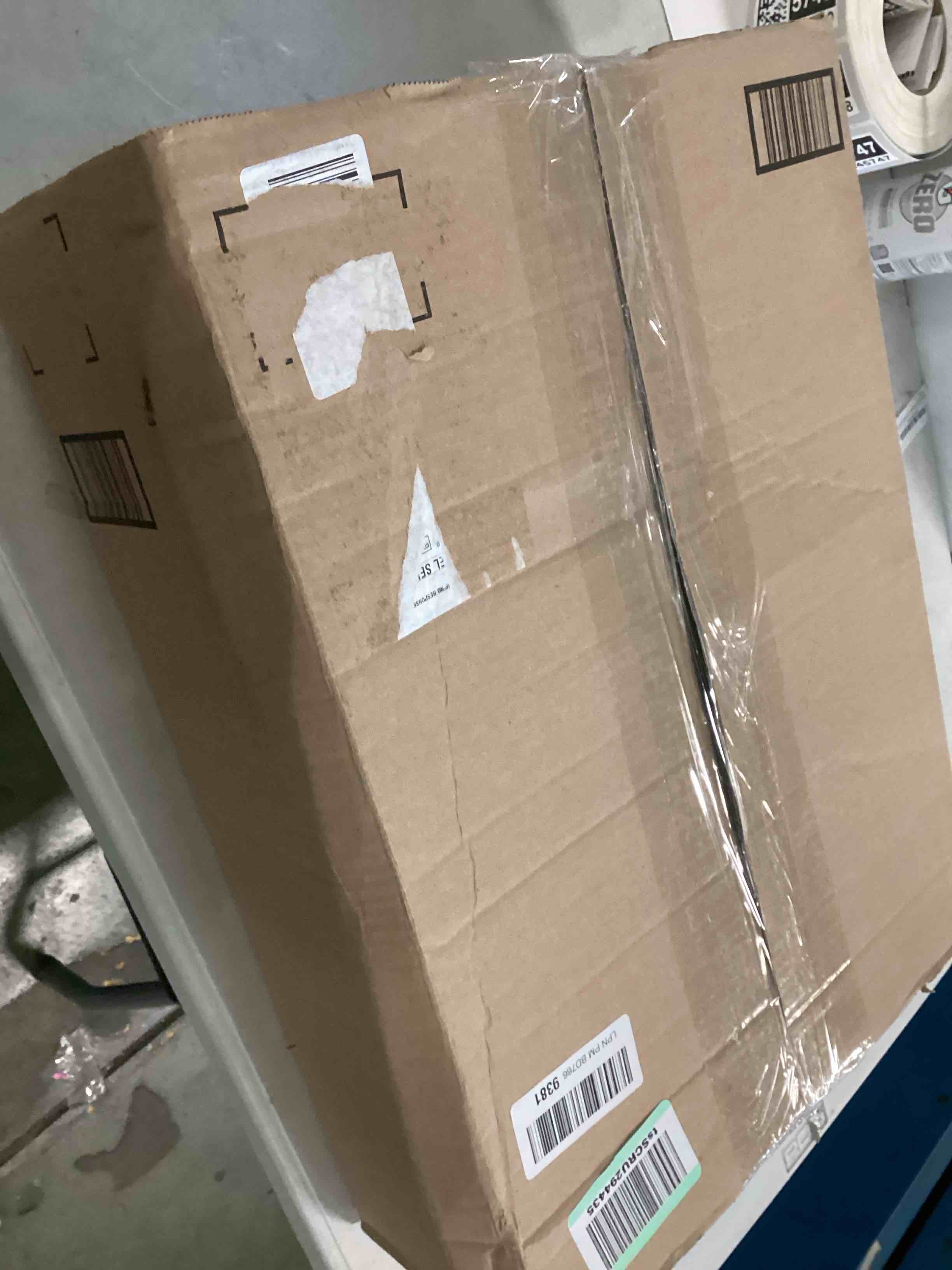 https://s3.amazonaws.com/lotting-images-prod/bidfta/BRN0109467_1724937692456.jpeg