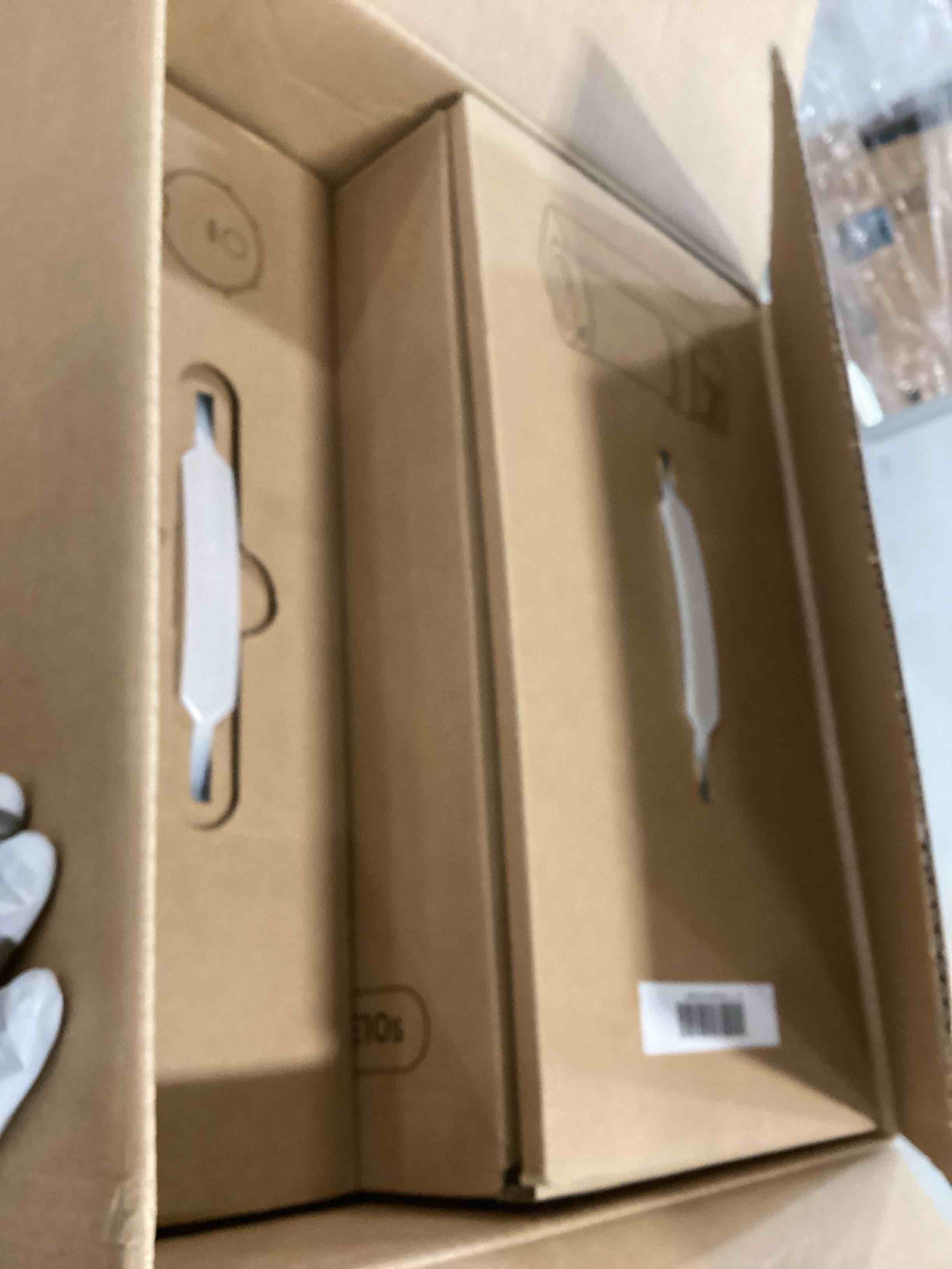 https://s3.amazonaws.com/lotting-images-prod/bidfta/BRN0109494_1724934135946.jpeg