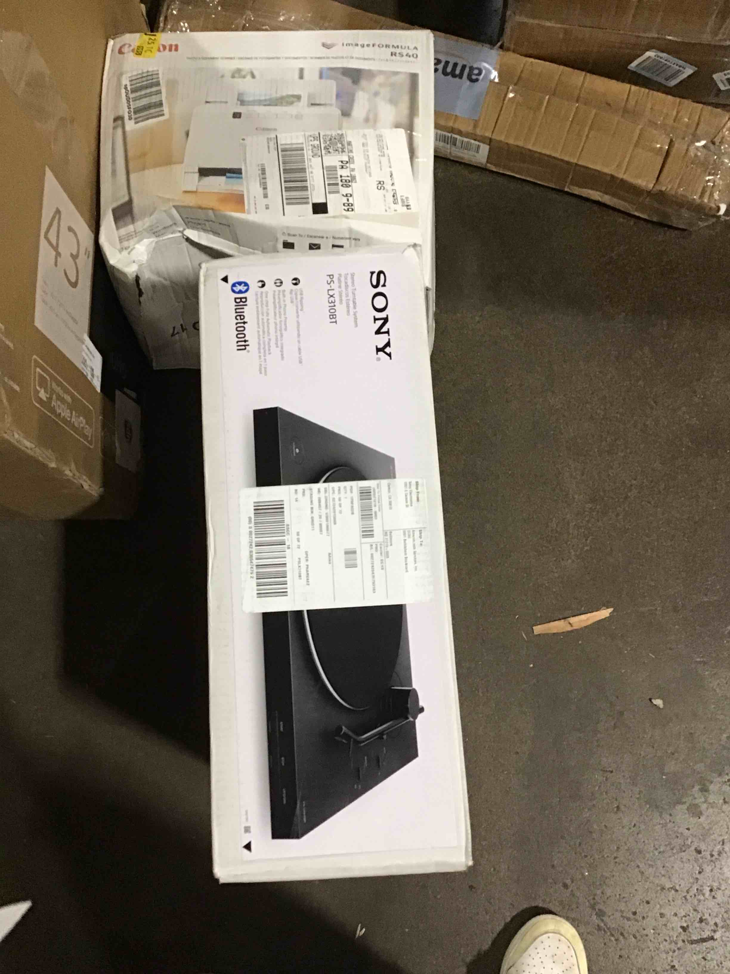 https://s3.amazonaws.com/lotting-images-prod/bidfta/BRN0127596_1729274732230.jpeg