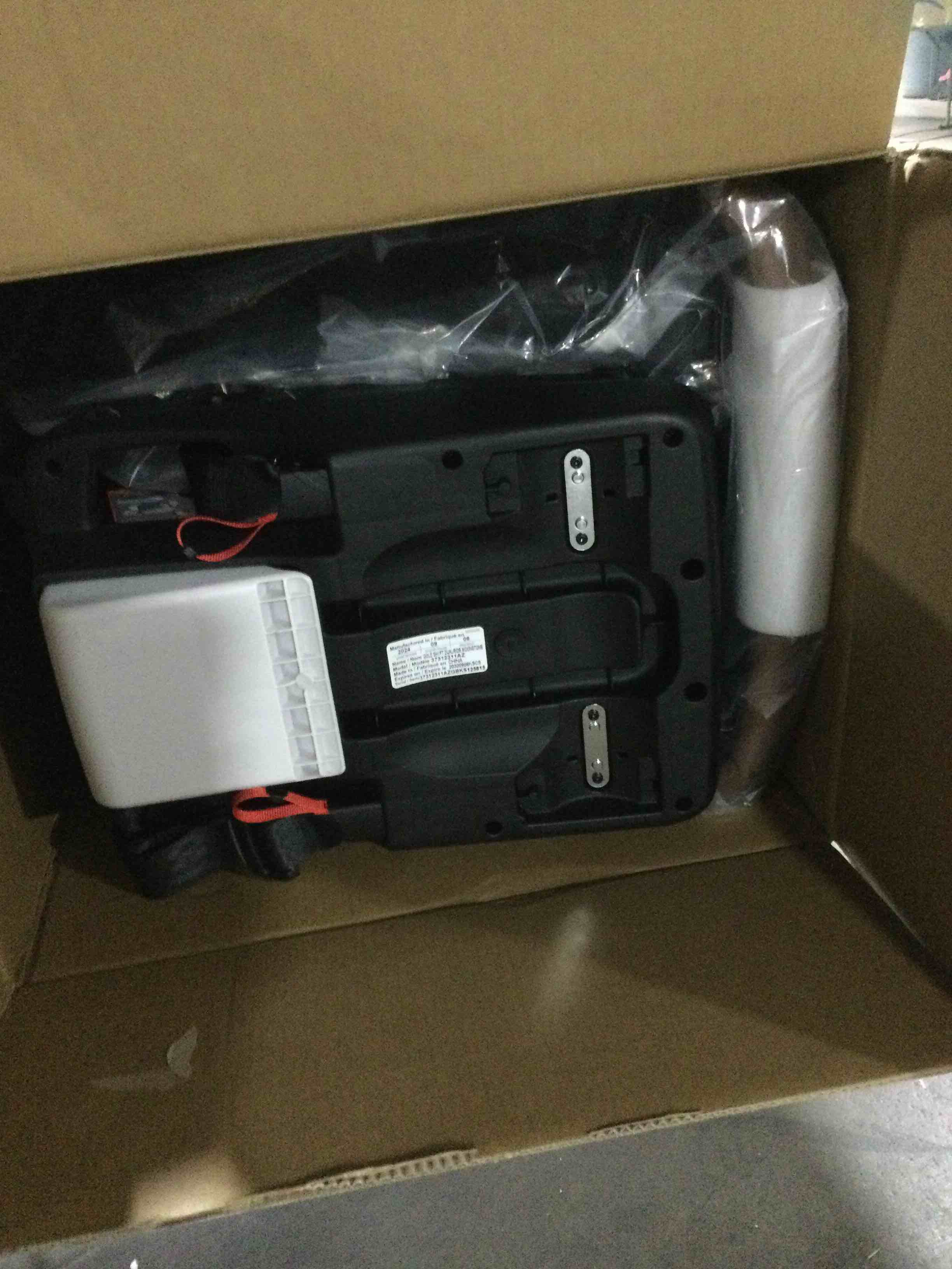 https://s3.amazonaws.com/lotting-images-prod/bidfta/BRN0128040_1738164273094.jpeg