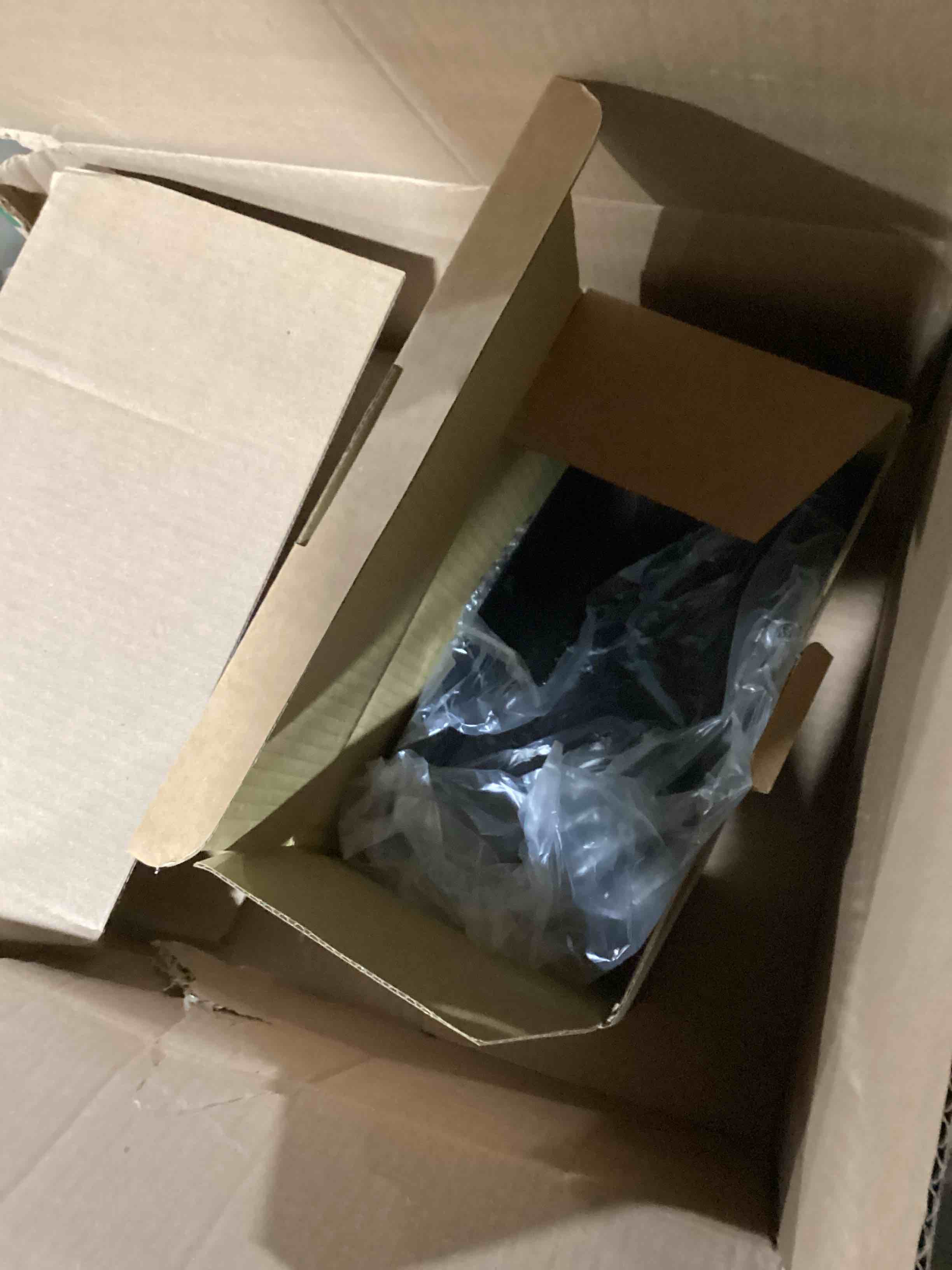 https://s3.amazonaws.com/lotting-images-prod/bidfta/BRN0128871_1737489311496.jpeg