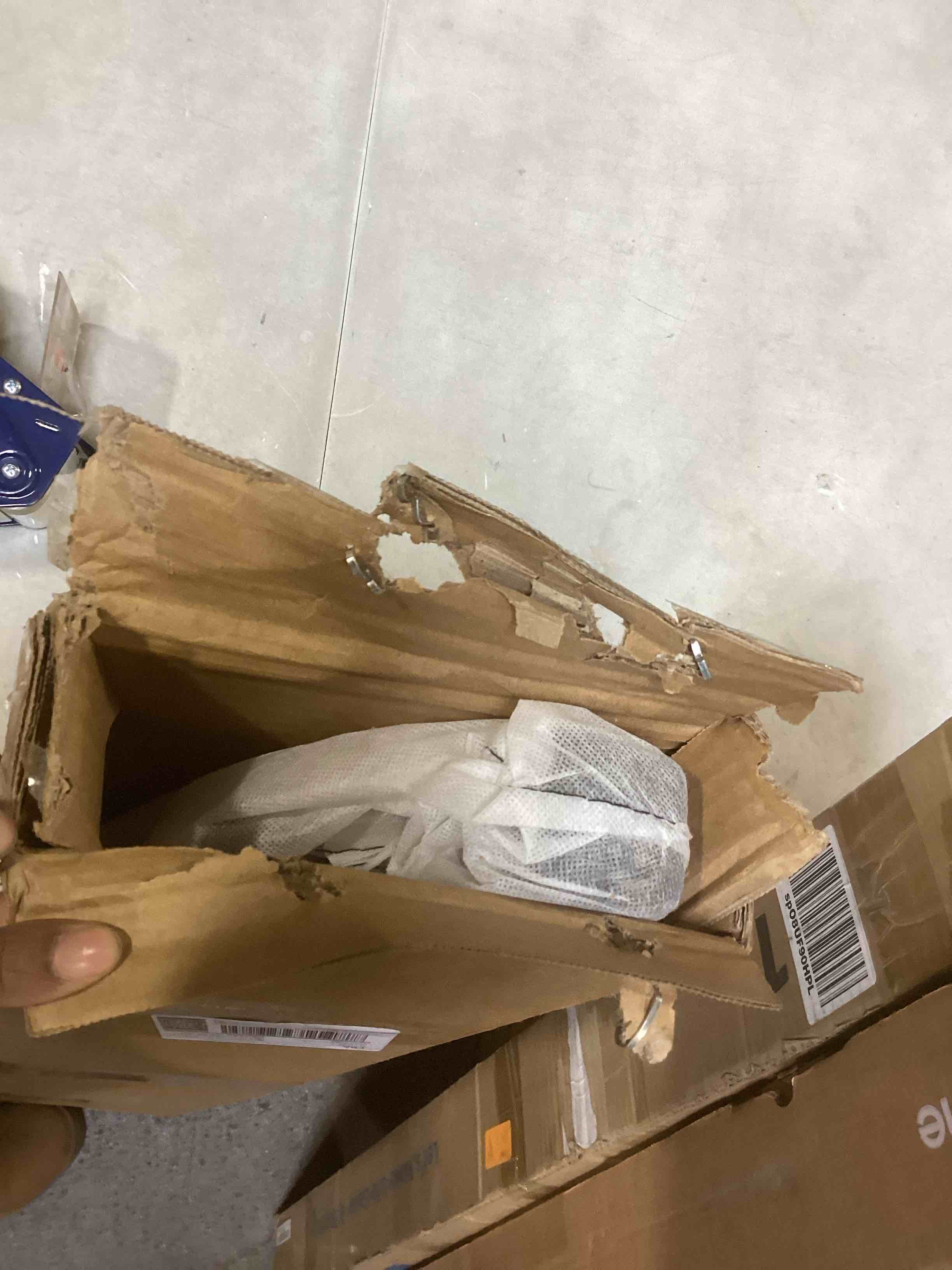 https://s3.amazonaws.com/lotting-images-prod/bidfta/BRN0129012_1736792857301.jpeg