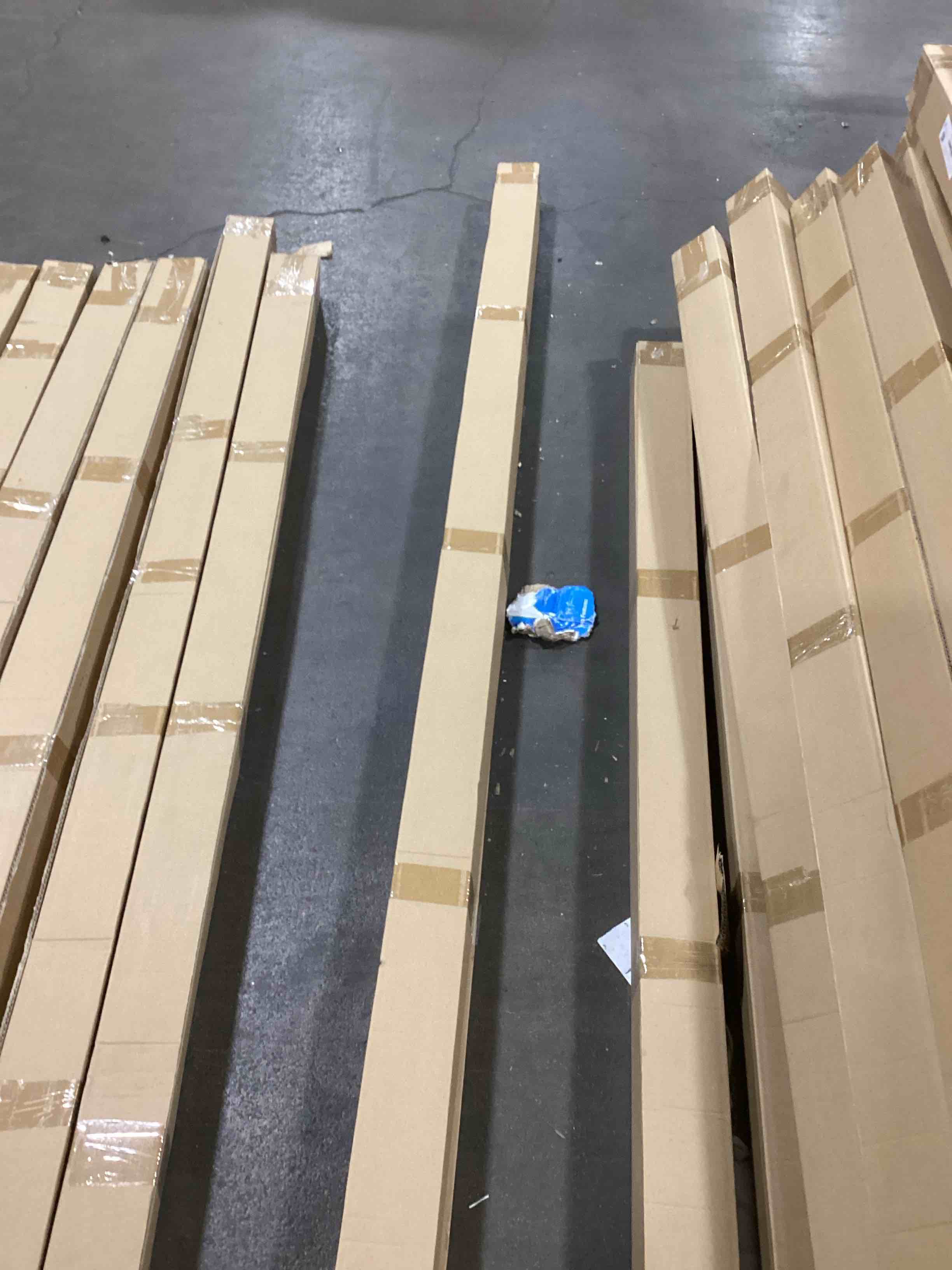 https://s3.amazonaws.com/lotting-images-prod/bidfta/BRN0131286_1729255915807.jpeg