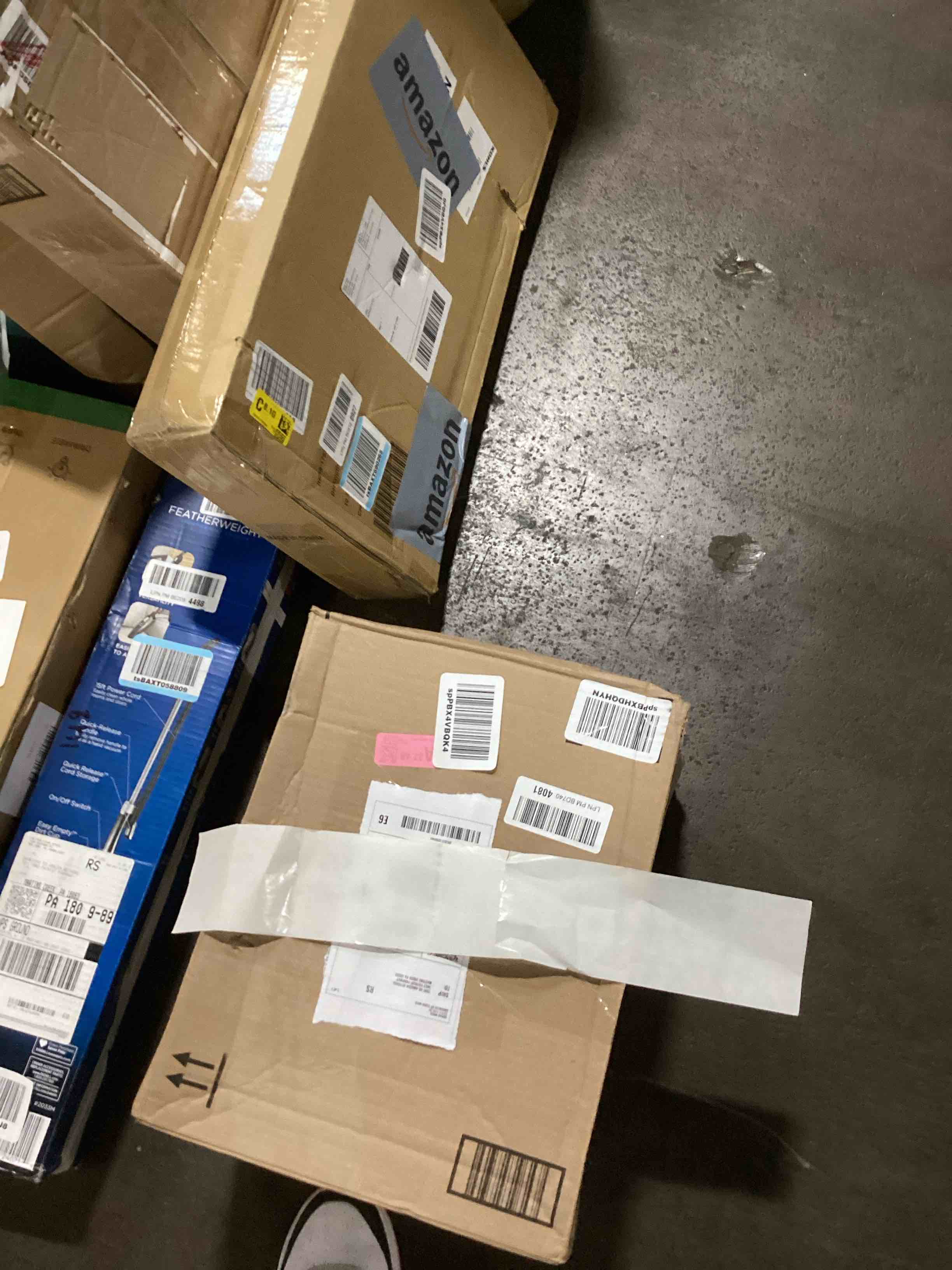 https://s3.amazonaws.com/lotting-images-prod/bidfta/BRN0134224_1728481004058.jpeg