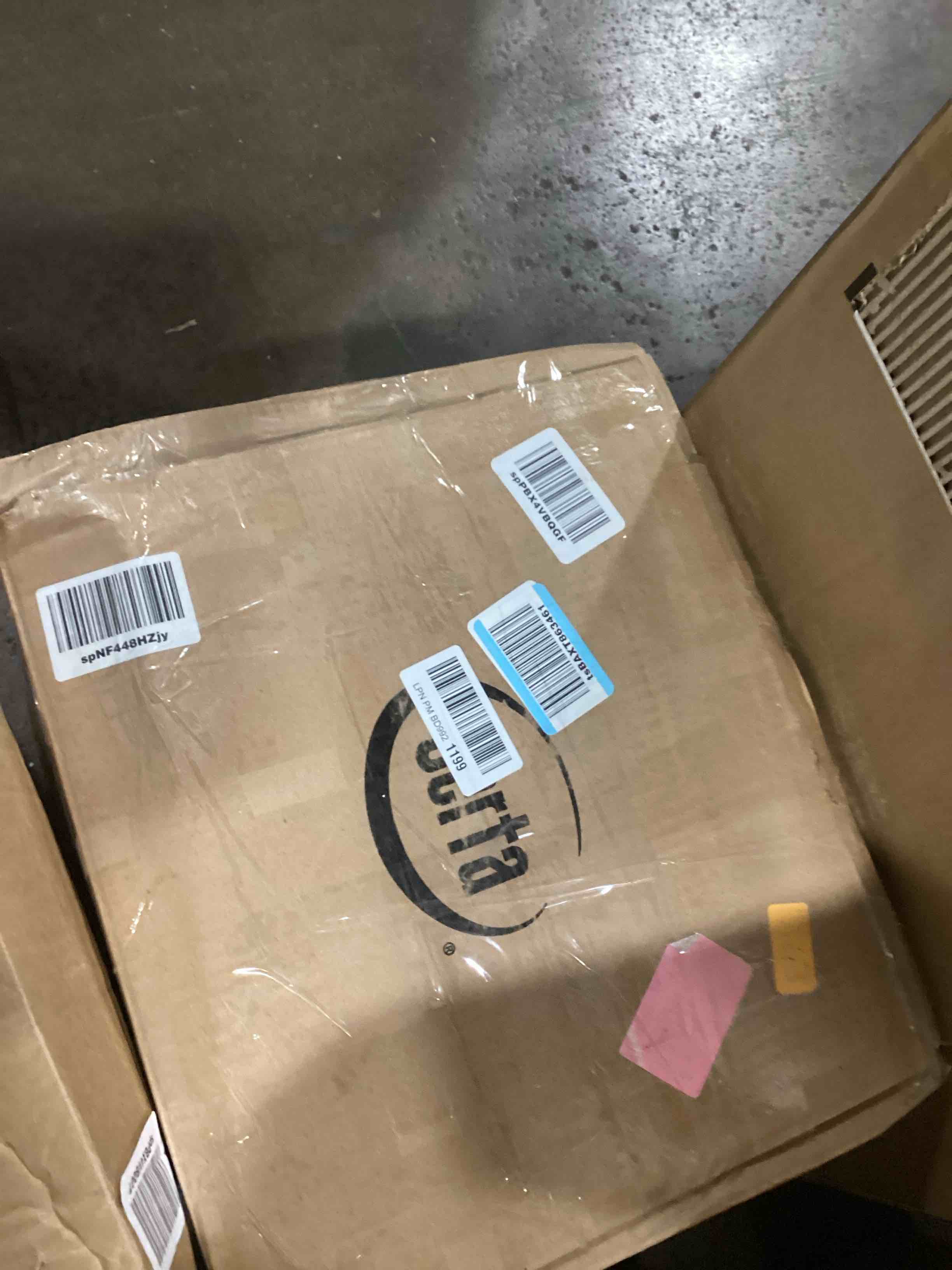 https://s3.amazonaws.com/lotting-images-prod/bidfta/BRN0134229_1728480072479.jpeg