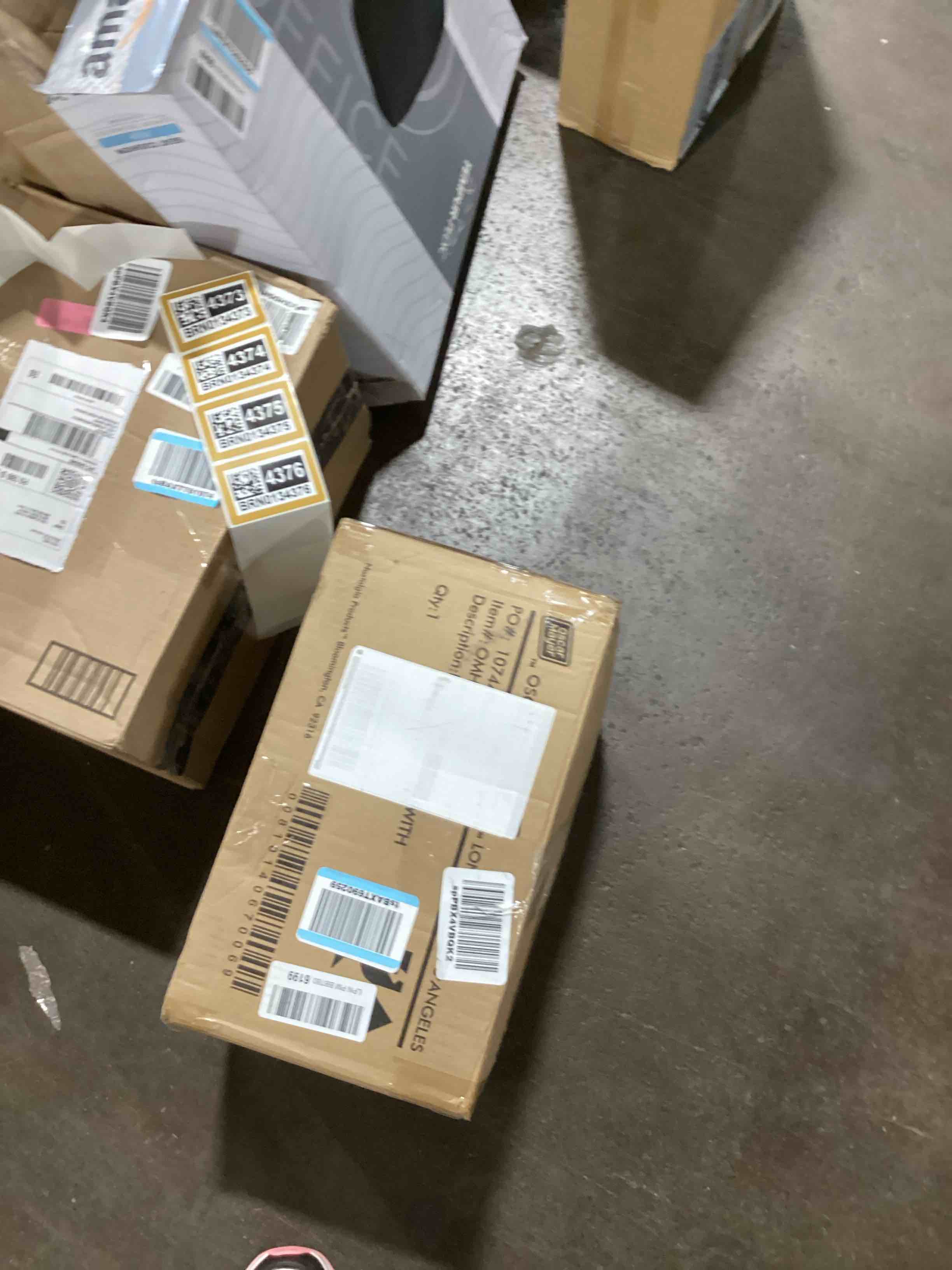https://s3.amazonaws.com/lotting-images-prod/bidfta/BRN0134376_1728480437006.jpeg