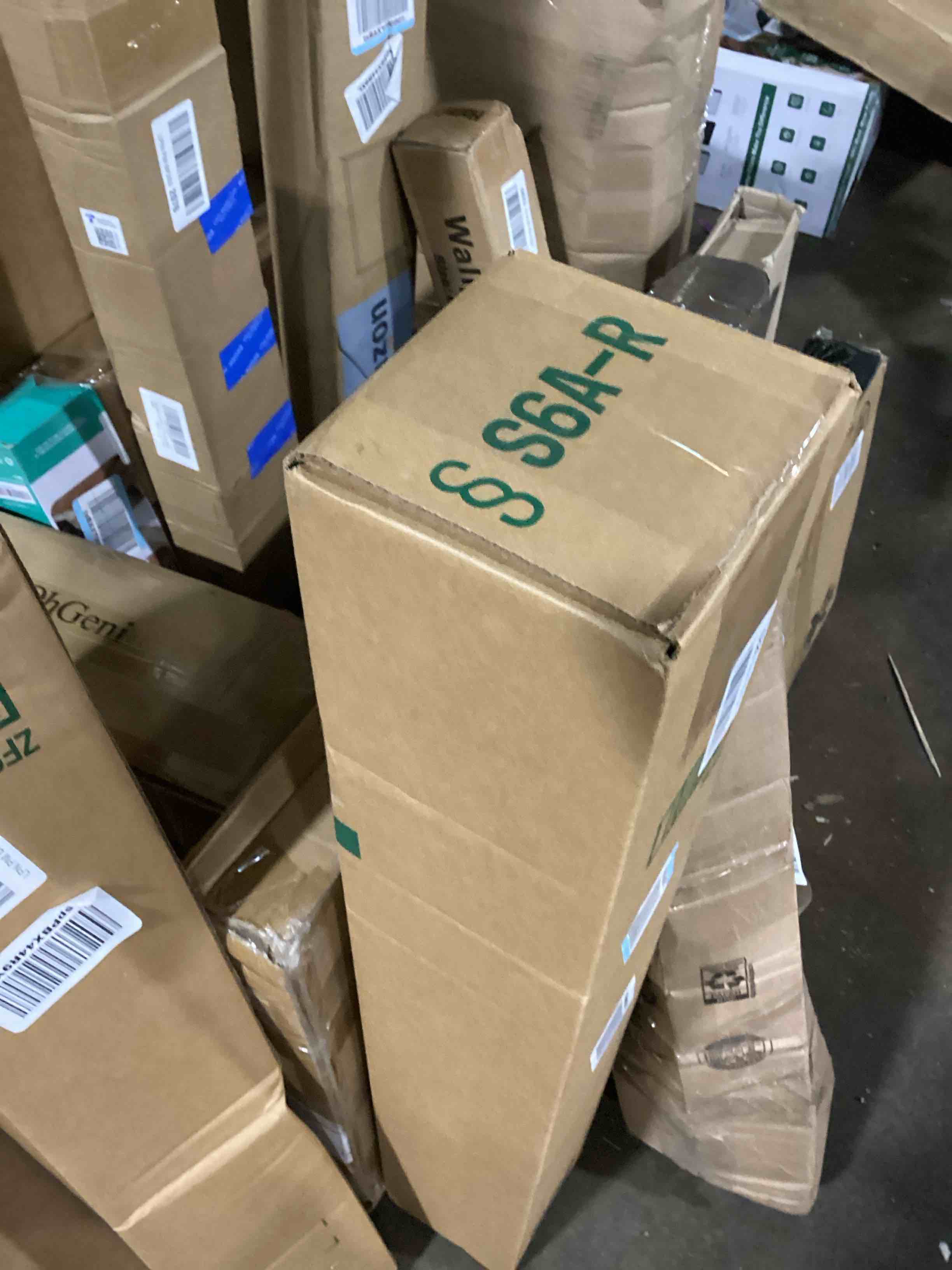 https://s3.amazonaws.com/lotting-images-prod/bidfta/BRN0134400_1728477842702.jpeg