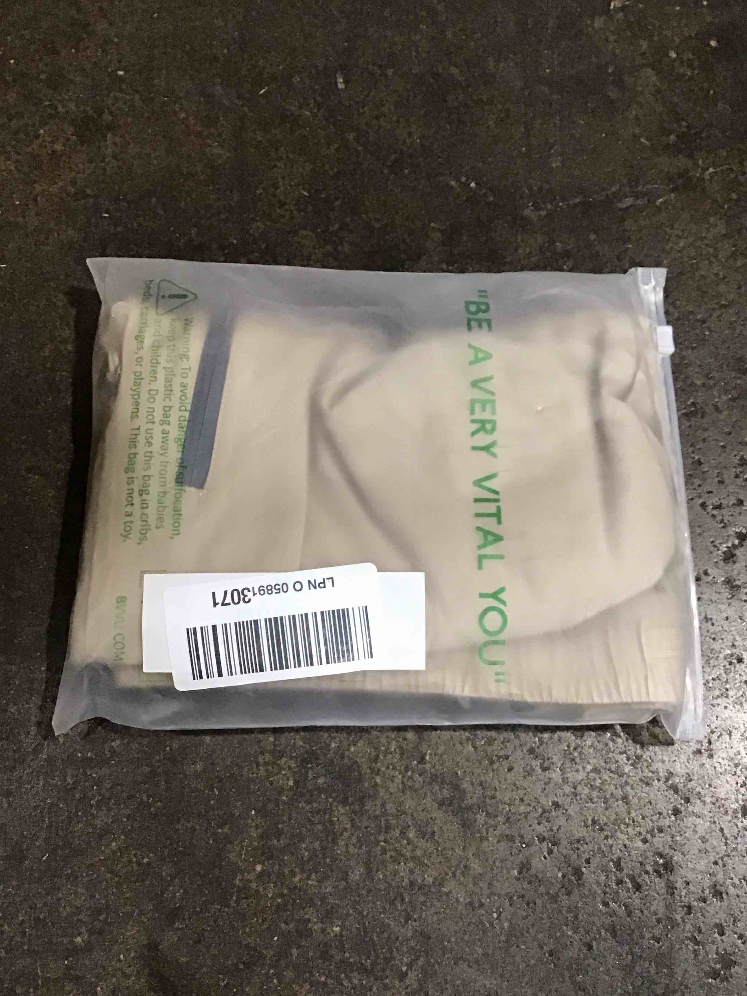 https://s3.amazonaws.com/lotting-images-prod/bidfta/BRN0137386_1727461387528.jpeg