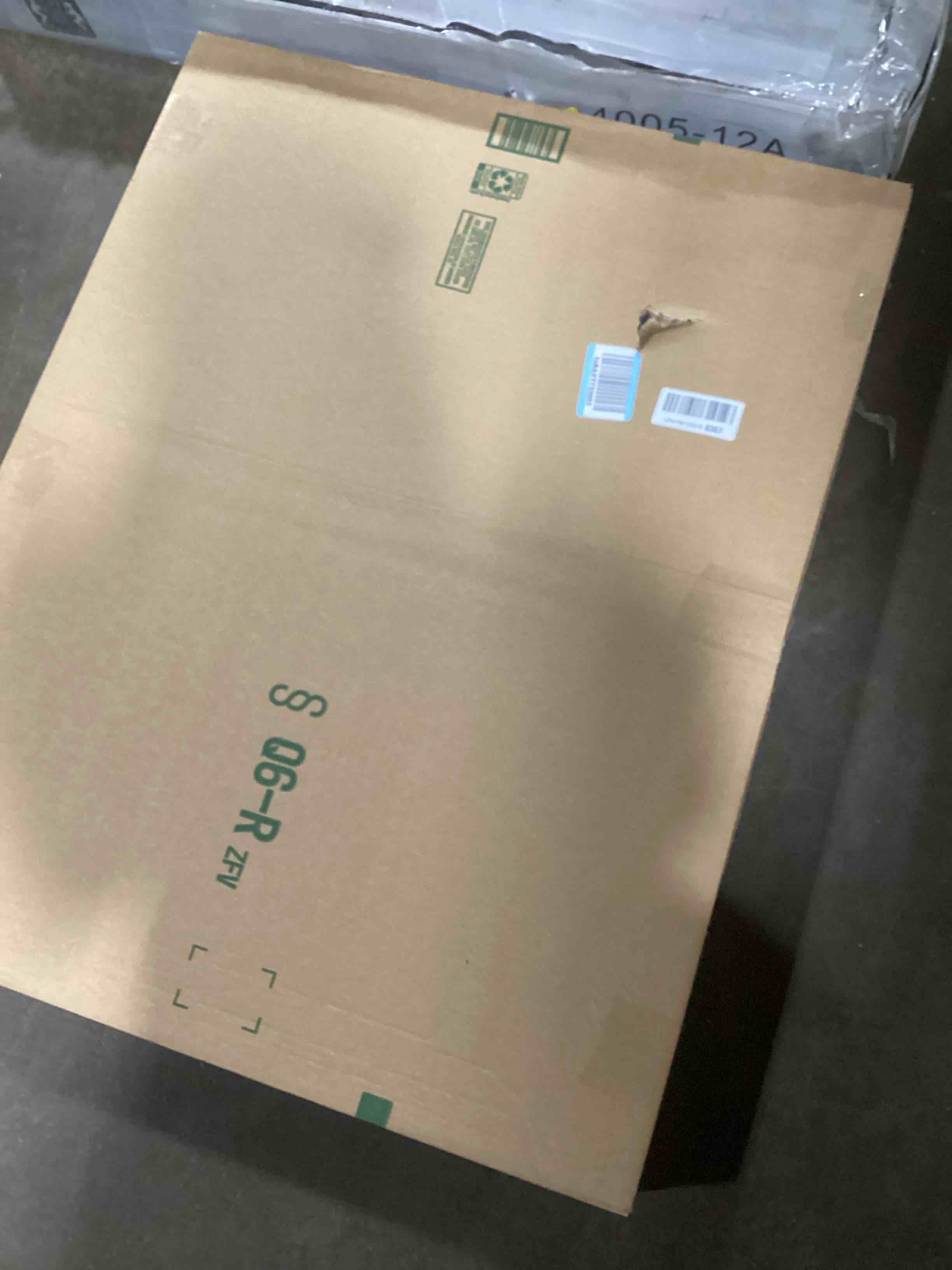 https://s3.amazonaws.com/lotting-images-prod/bidfta/BRN0137608_1727378422877.jpeg