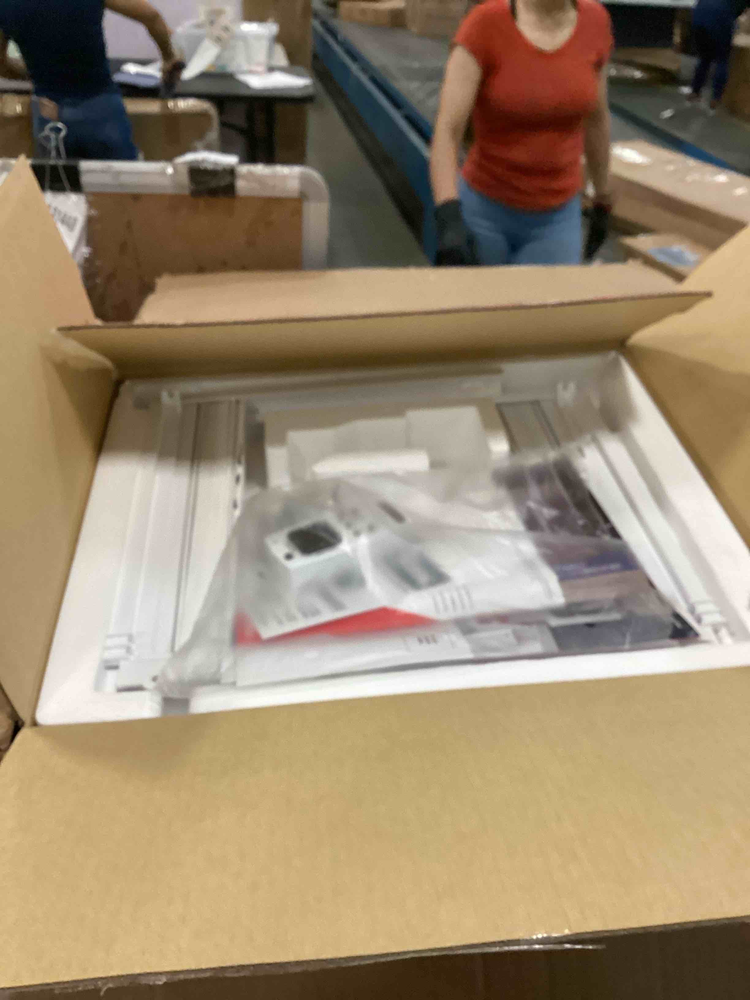 https://s3.amazonaws.com/lotting-images-prod/bidfta/BRN0147832_1725111972141.jpeg