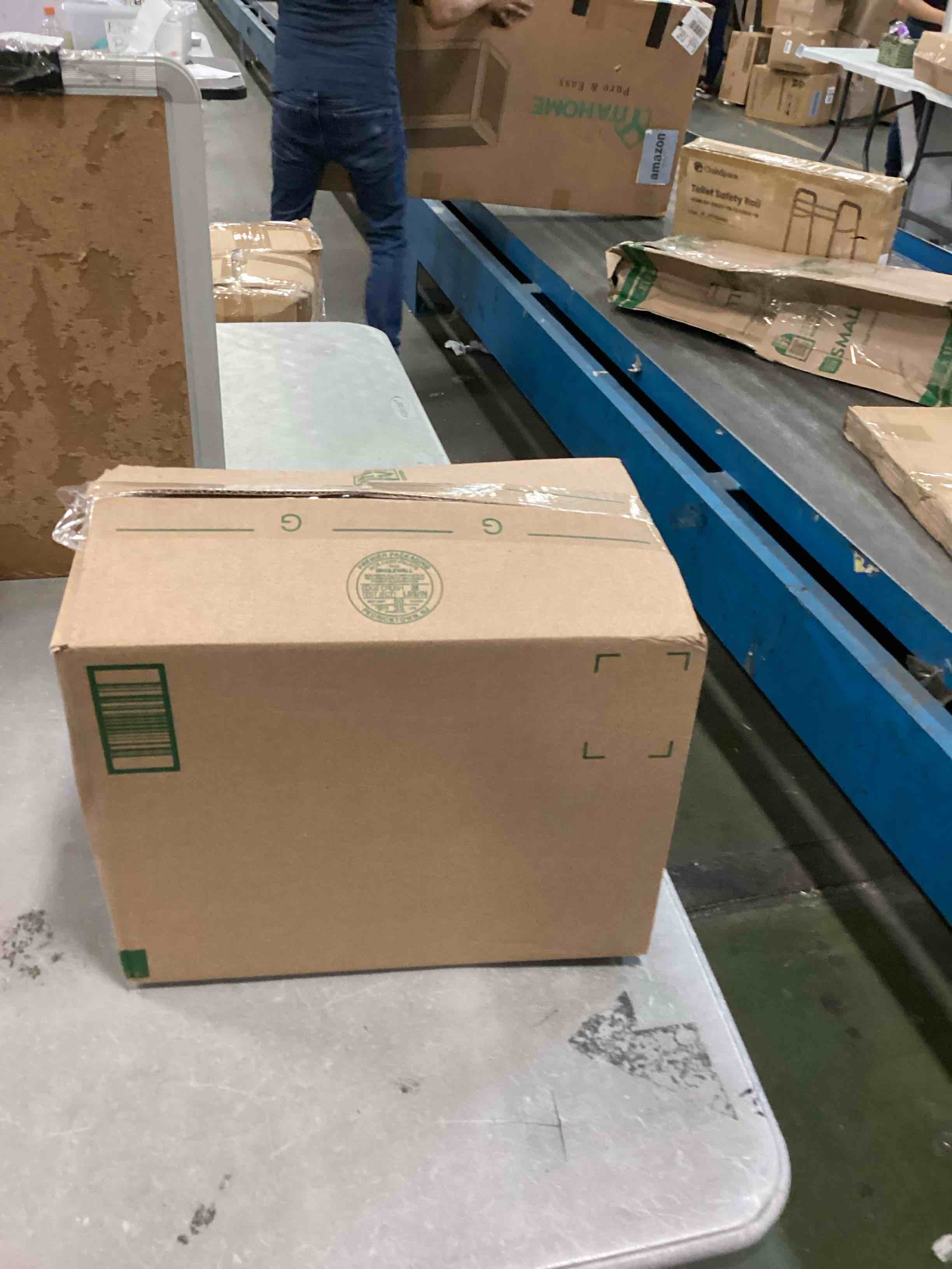https://s3.amazonaws.com/lotting-images-prod/bidfta/BRN0147840_1725110939528.jpeg