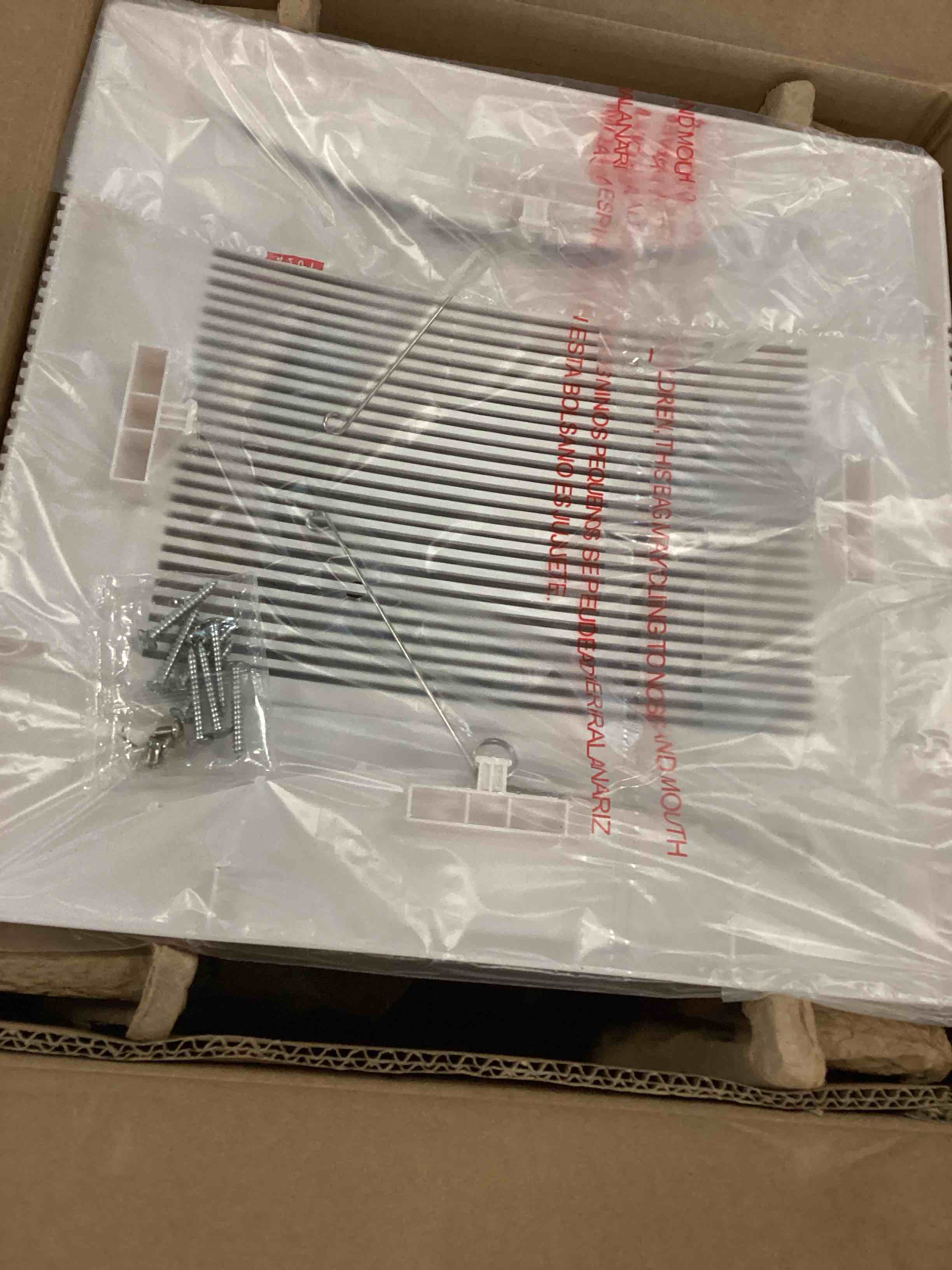 https://s3.amazonaws.com/lotting-images-prod/bidfta/BRN0149731_1725367633594.jpeg