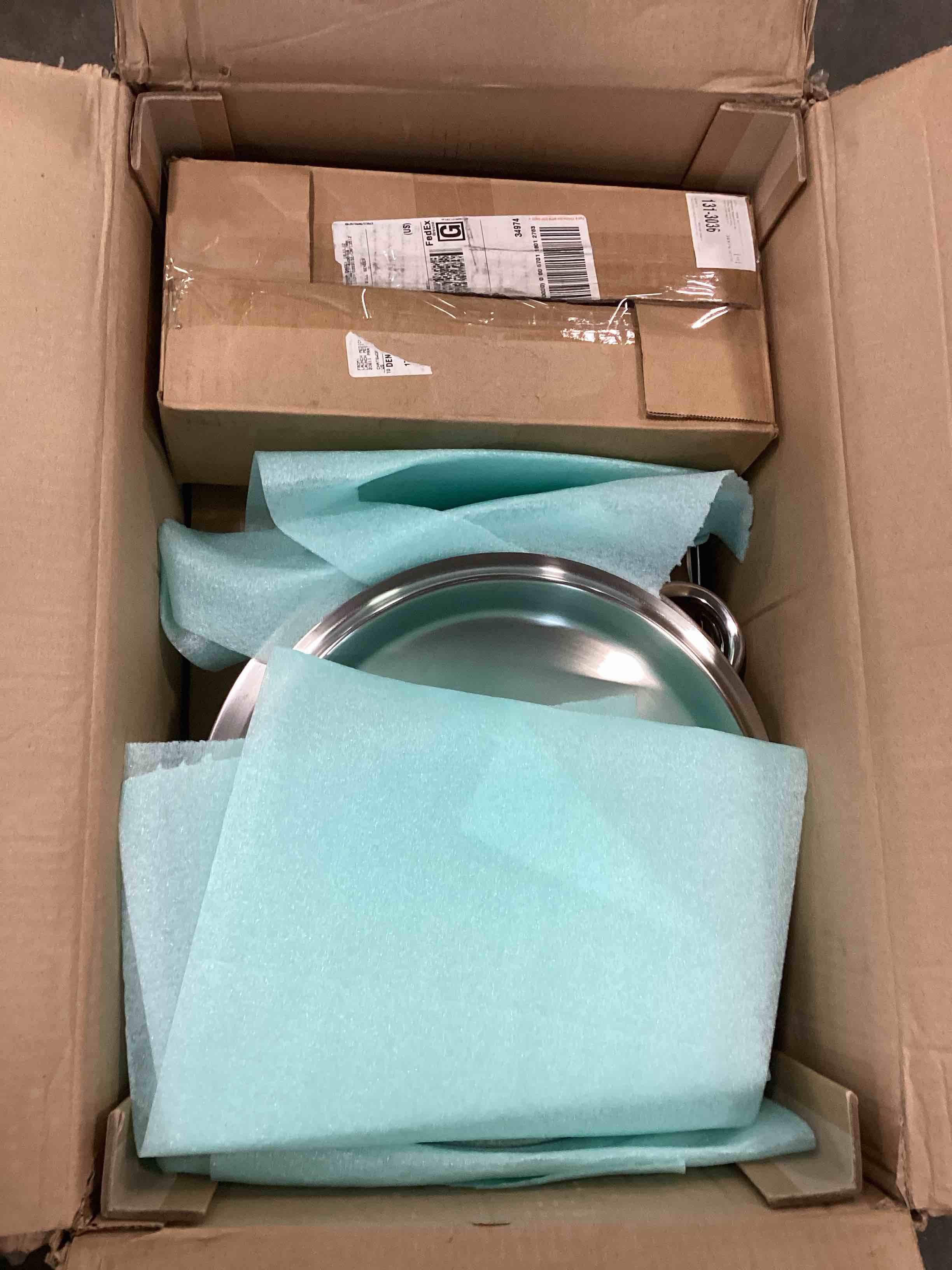 https://s3.amazonaws.com/lotting-images-prod/bidfta/BRN0149739_1725366341325.jpeg