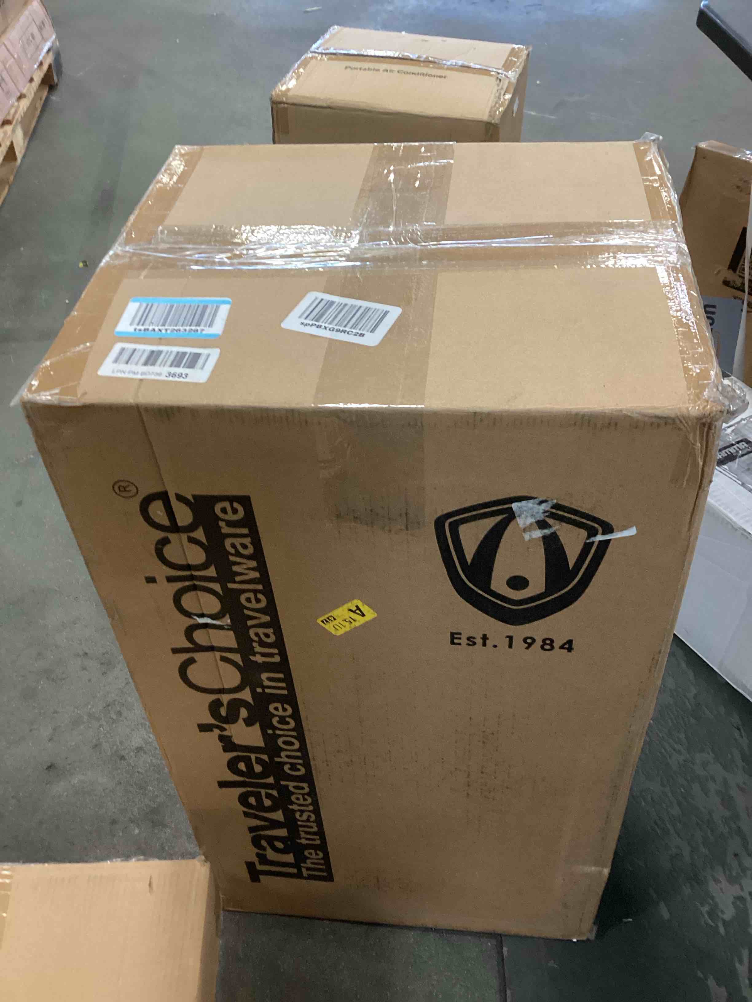 Traveler's Choice Maxporter II 30" Hardside Spinner Trunk Luggage