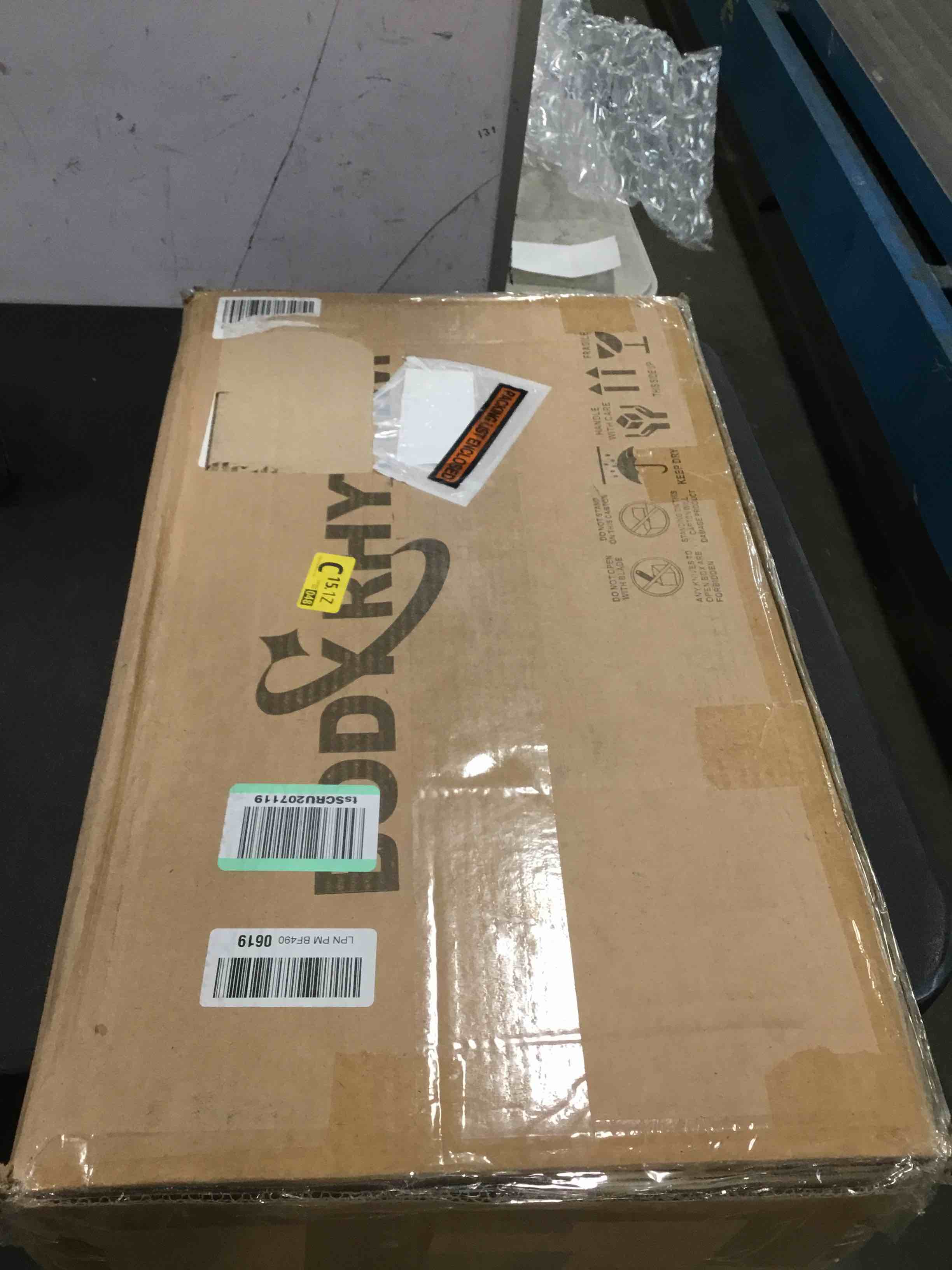 https://s3.amazonaws.com/lotting-images-prod/bidfta/BRN0156040_1726579052001.jpeg