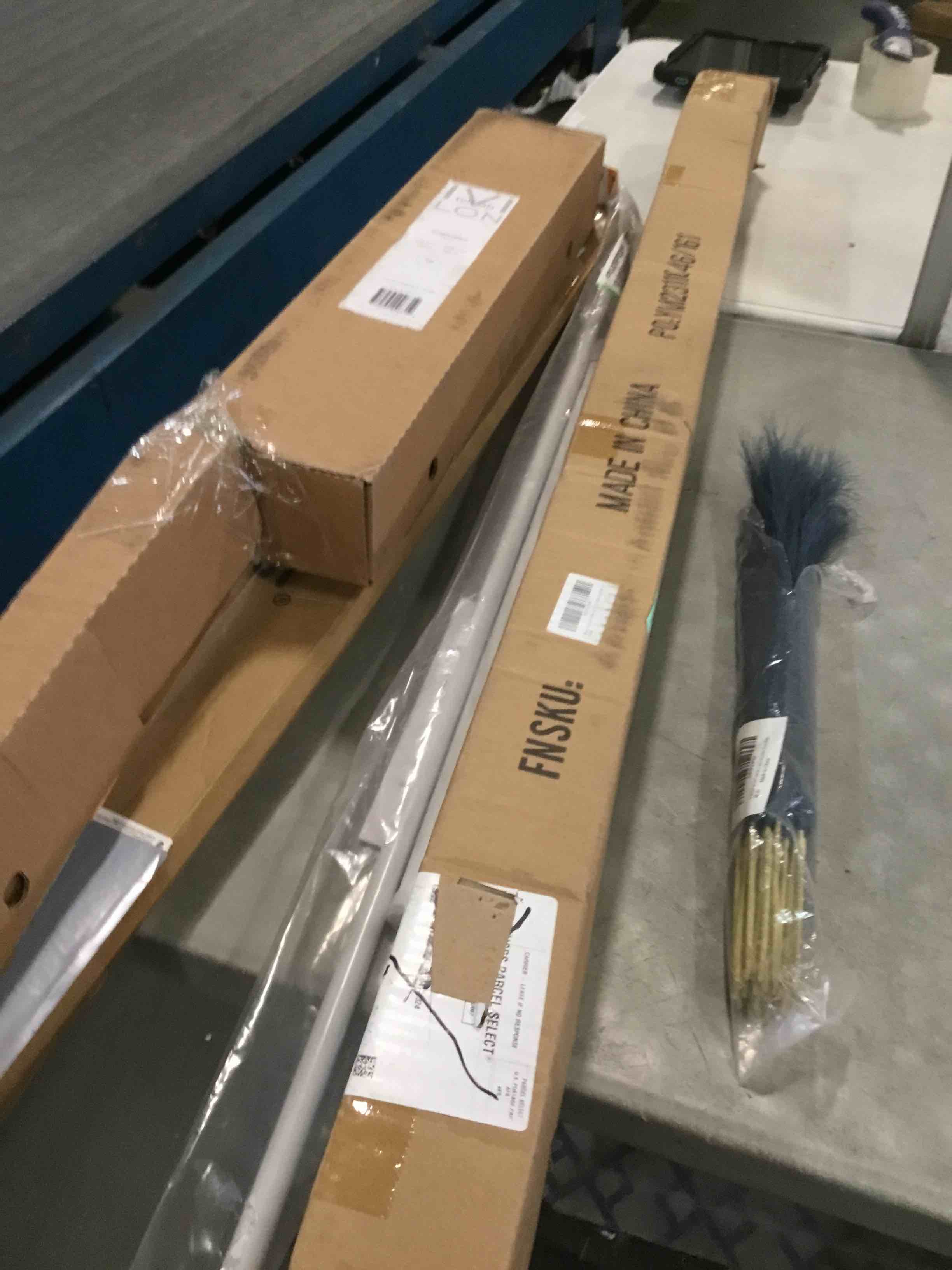 https://s3.amazonaws.com/lotting-images-prod/bidfta/BRN0156077_1726517658346.jpeg
