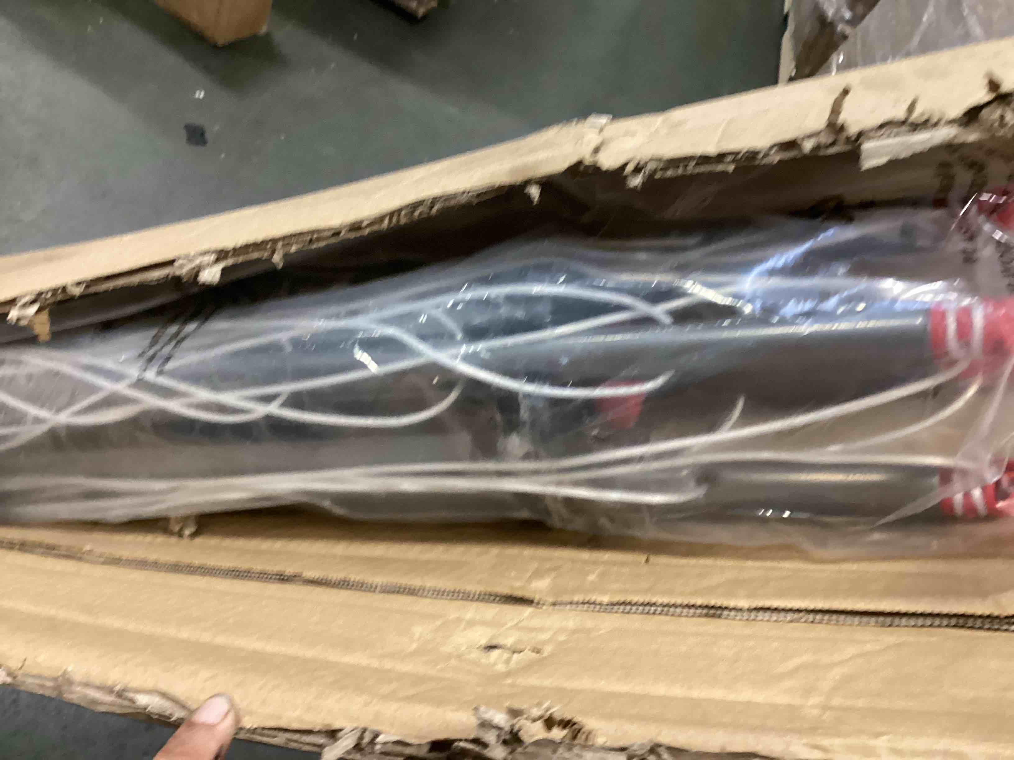 https://s3.amazonaws.com/lotting-images-prod/bidfta/BRN0160557_1727372564397.jpeg