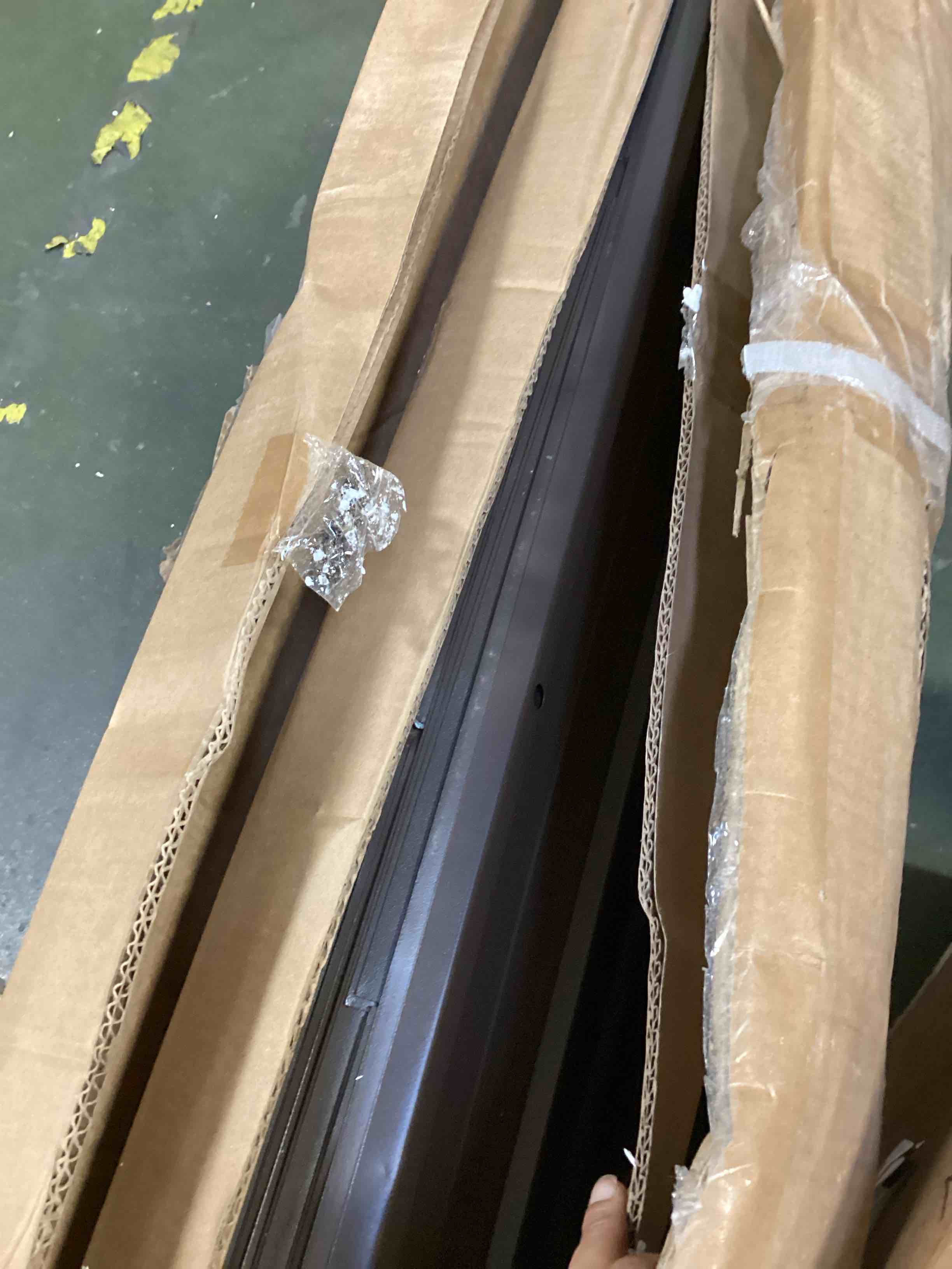 https://s3.amazonaws.com/lotting-images-prod/bidfta/BRN0160588_1727363803564.jpeg